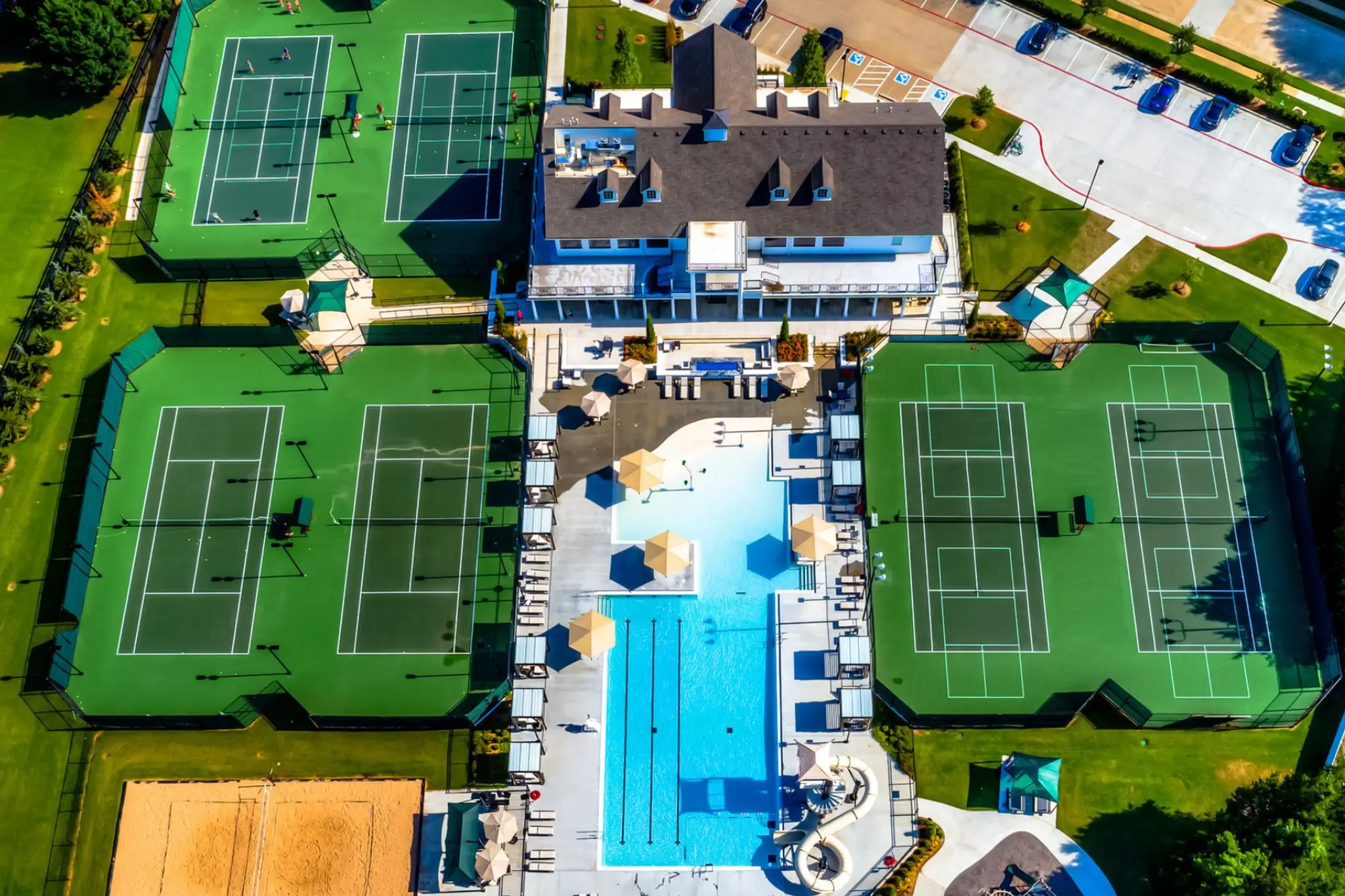tennis-courts-pool-recreation-center-at-beacon-homes-broken-arrow-tulsa-community-Creekside-at-Forest-Ridge-oklahoma