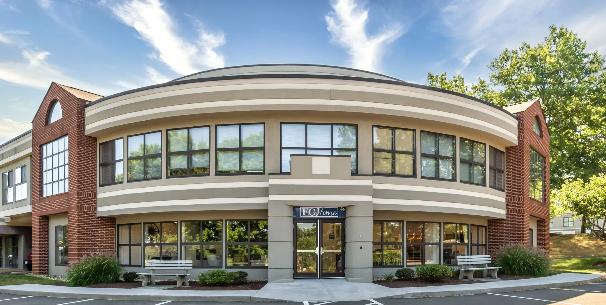 dc front_BrM3nqoYYYFkf2b0 - Thumbnail