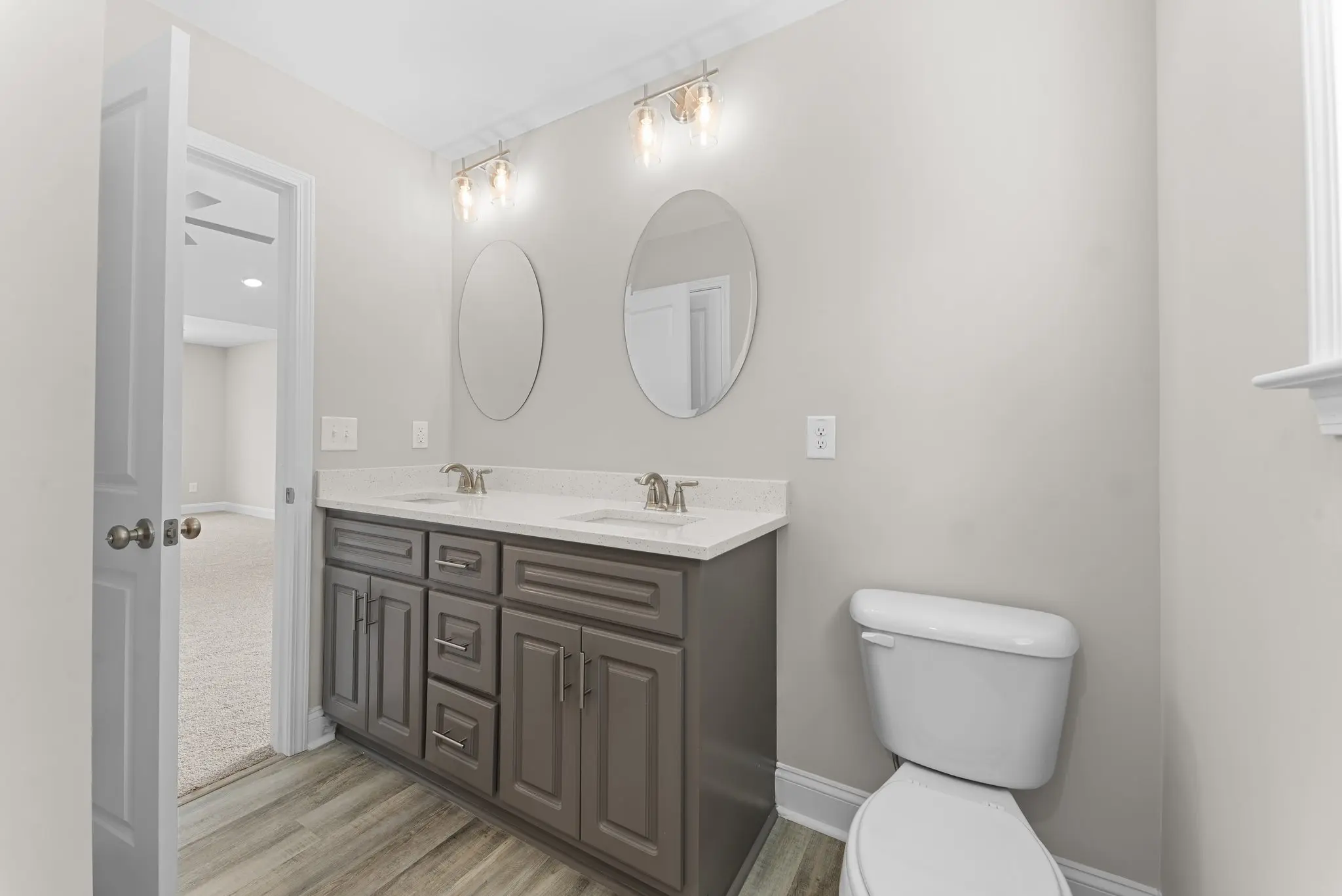 Thumbnail: 1015 par three dr master bath_pDxu2DepWKRPELwg