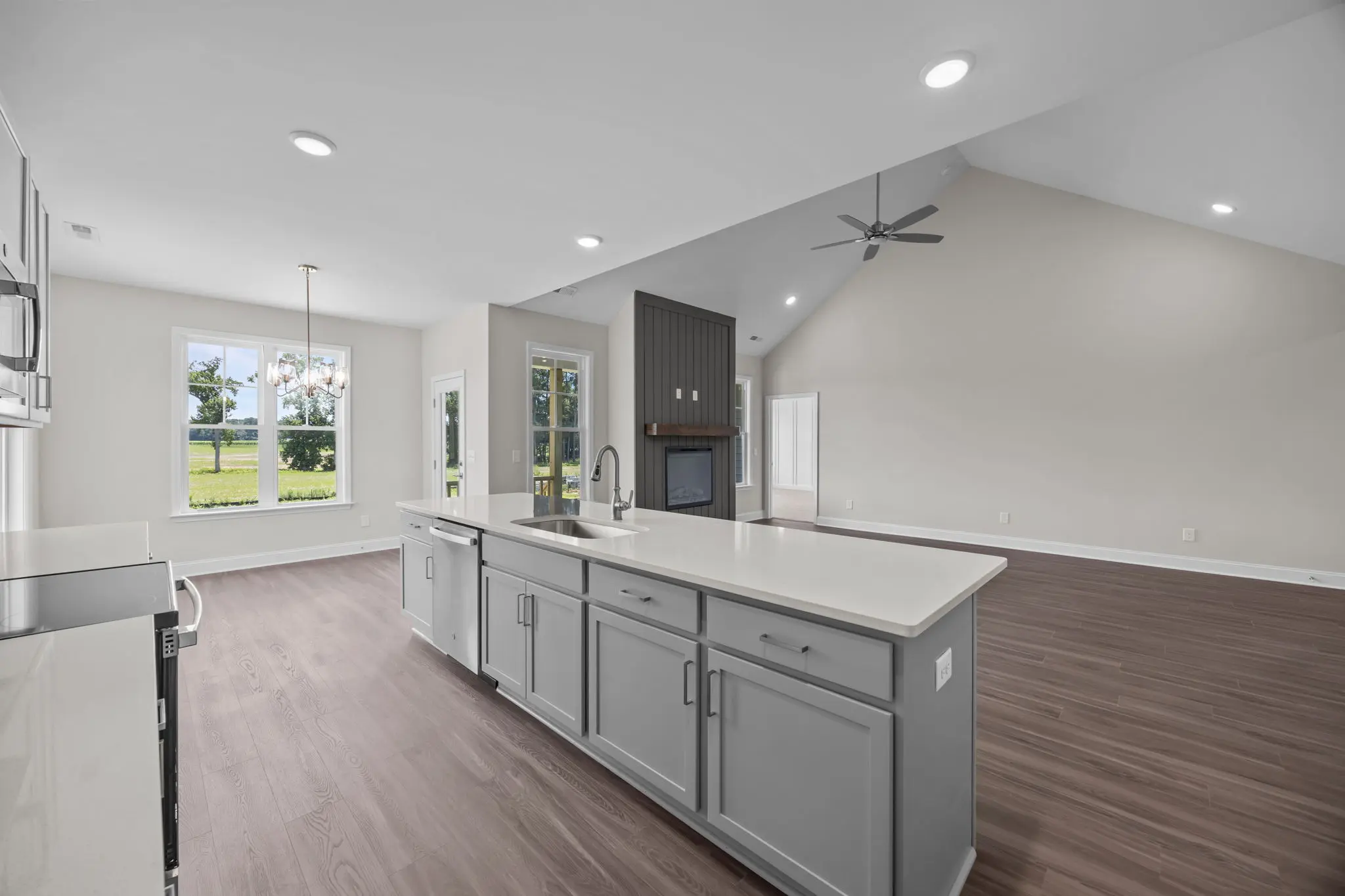 Thumbnail: 13-web-or-mls-BLS_0024_nhqCFoBEkWx1ZE5j