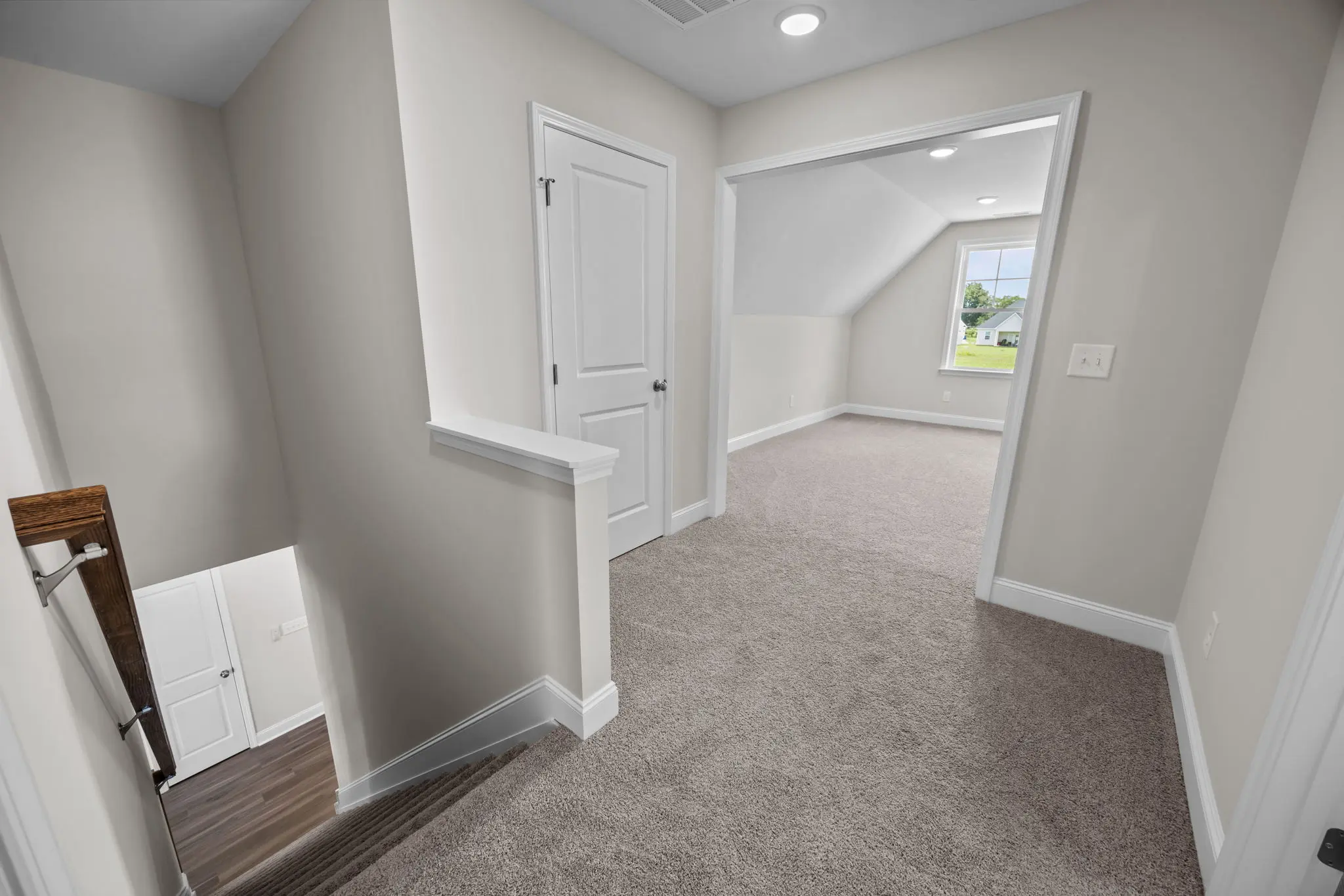 Thumbnail: 26-web-or-mls-BLS_0061_ASpZWGLqeTcvL6E0