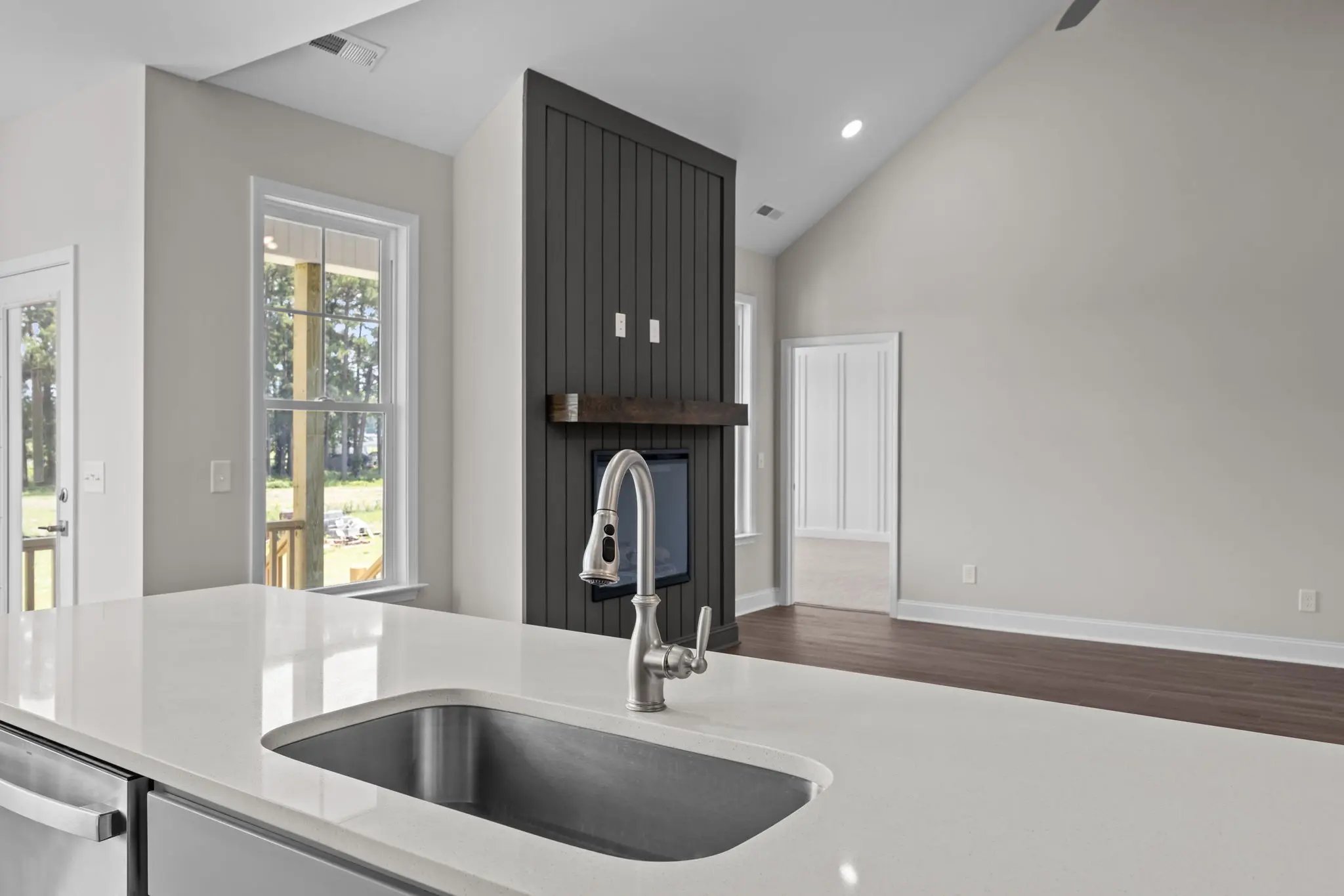 Thumbnail: 32-web-or-mls-BLS_0079_UXjbsRnDw5surrDi