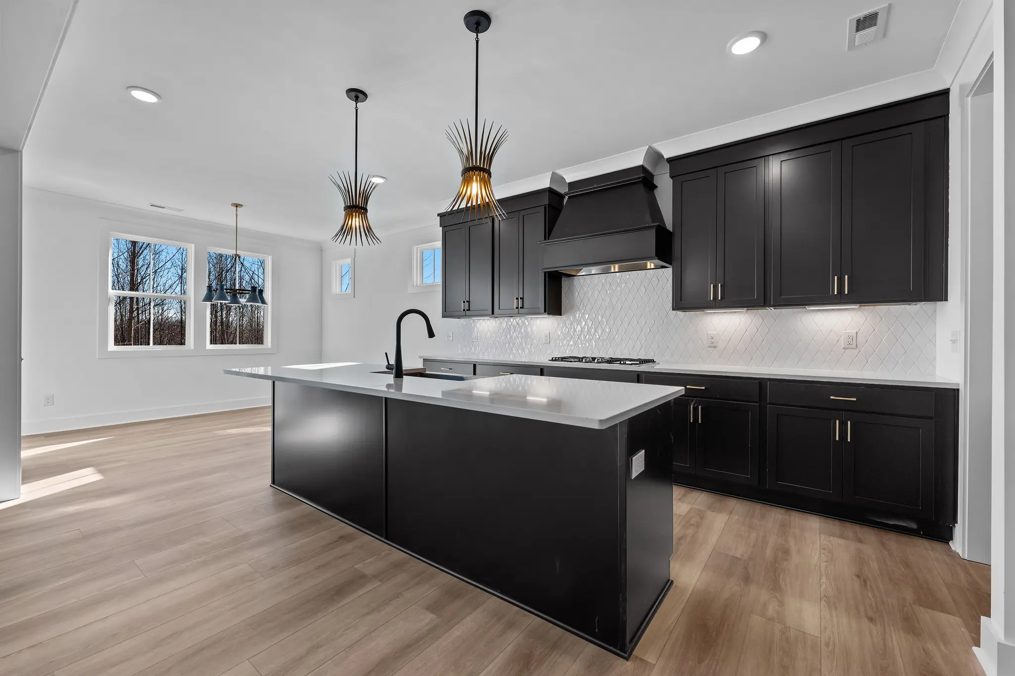 001_HON-0044 Kitchen - Medium_yXHn5Ak281xIgJKB - Thumbnail