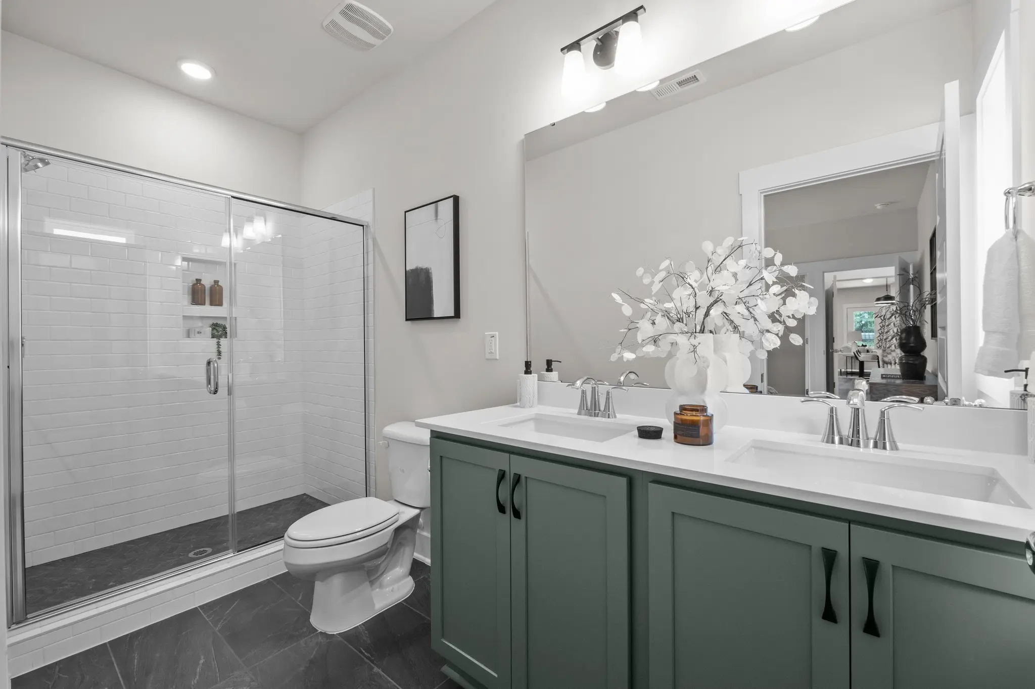 005_wg6-0102 Primary Bathroom - Medium_wNkkXGPUlOTz7GdG - Thumbnail