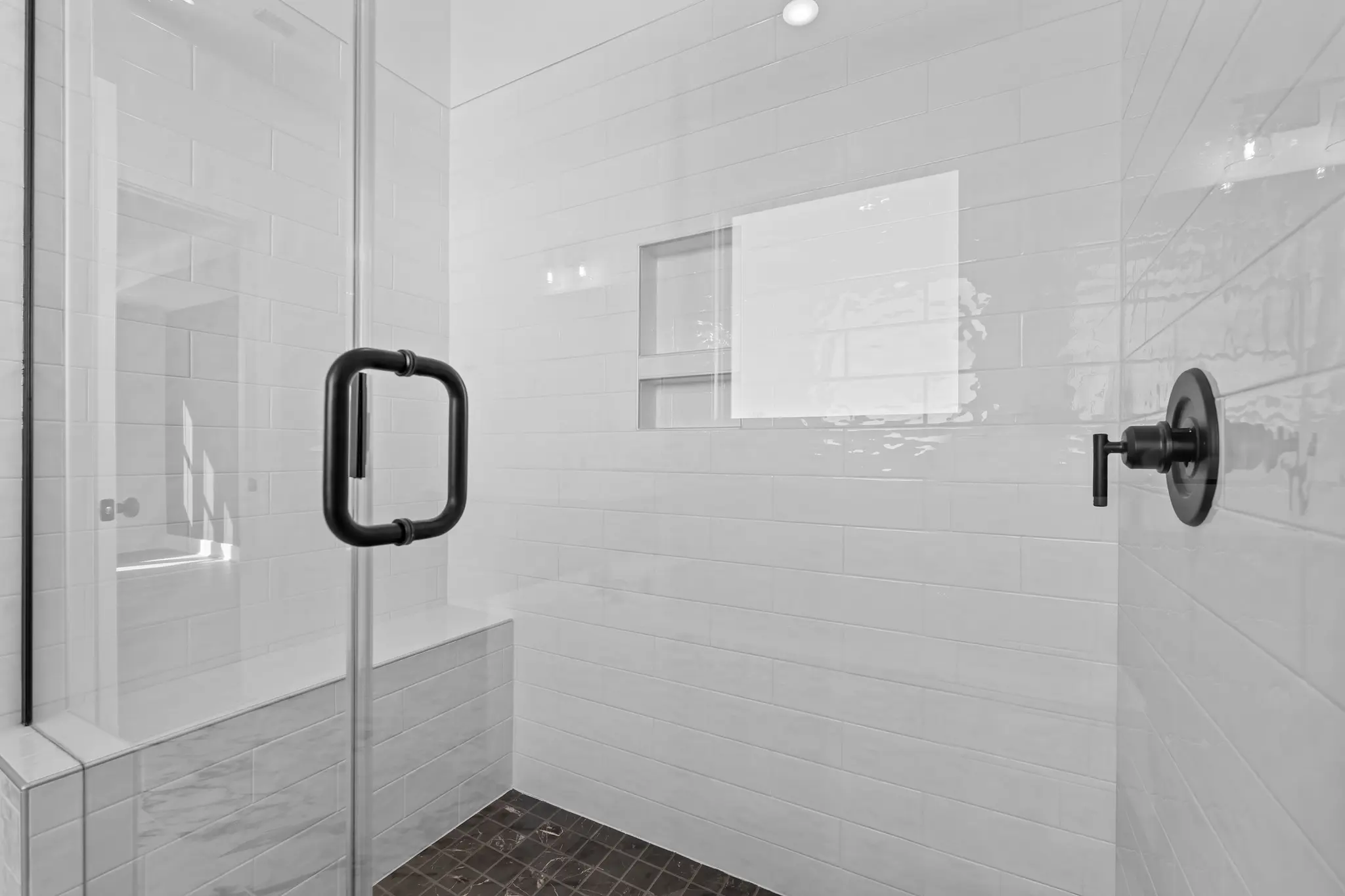 006_HON-0044 Primary Bathroom_6 - Medium_KVEW1IzeDZKEU6Jg - Thumbnail