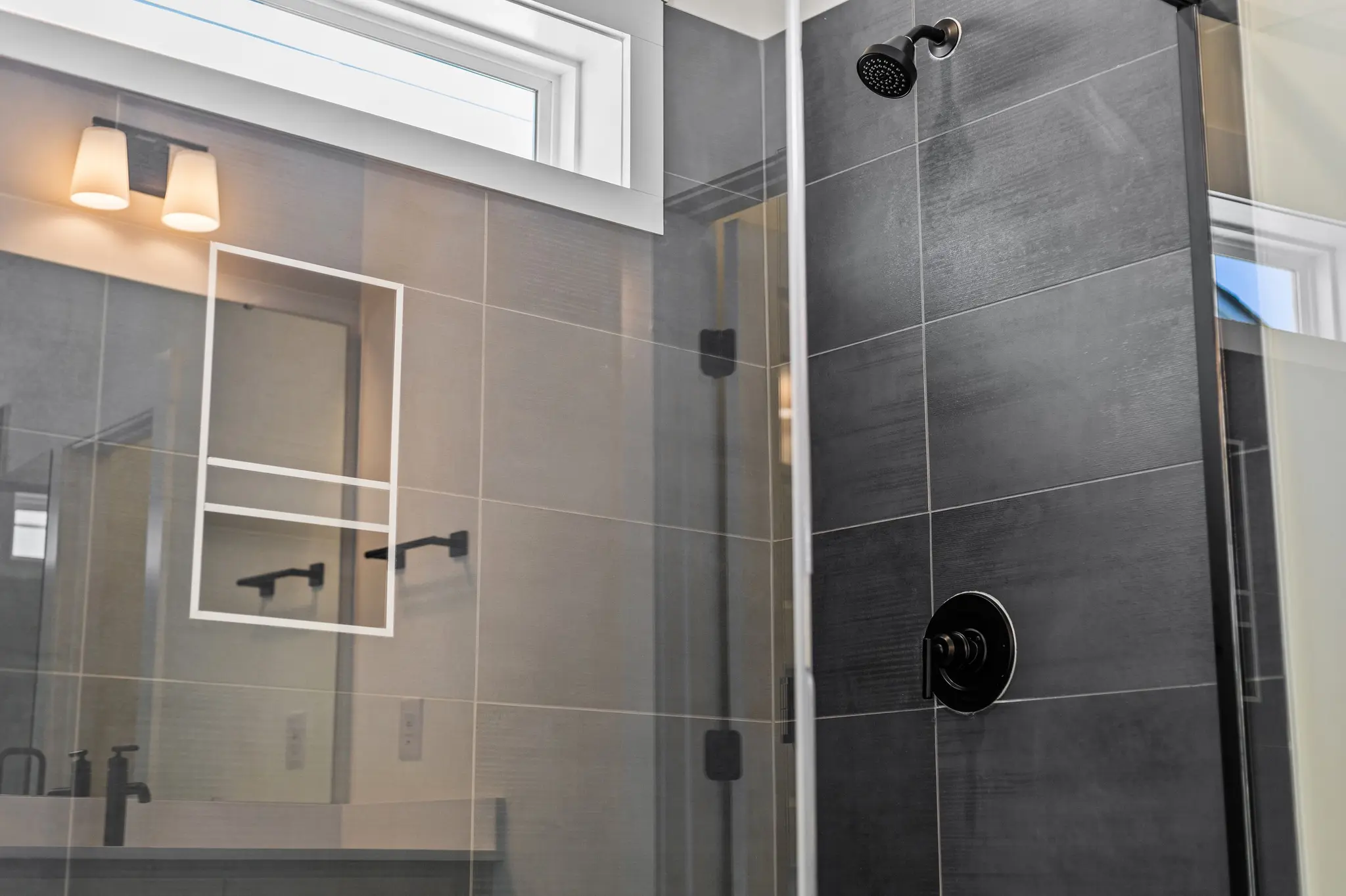 007_WFS-2697 Primary Bathroom_2 - Medium_ohQCHLqMLKuKfQkf - Thumbnail