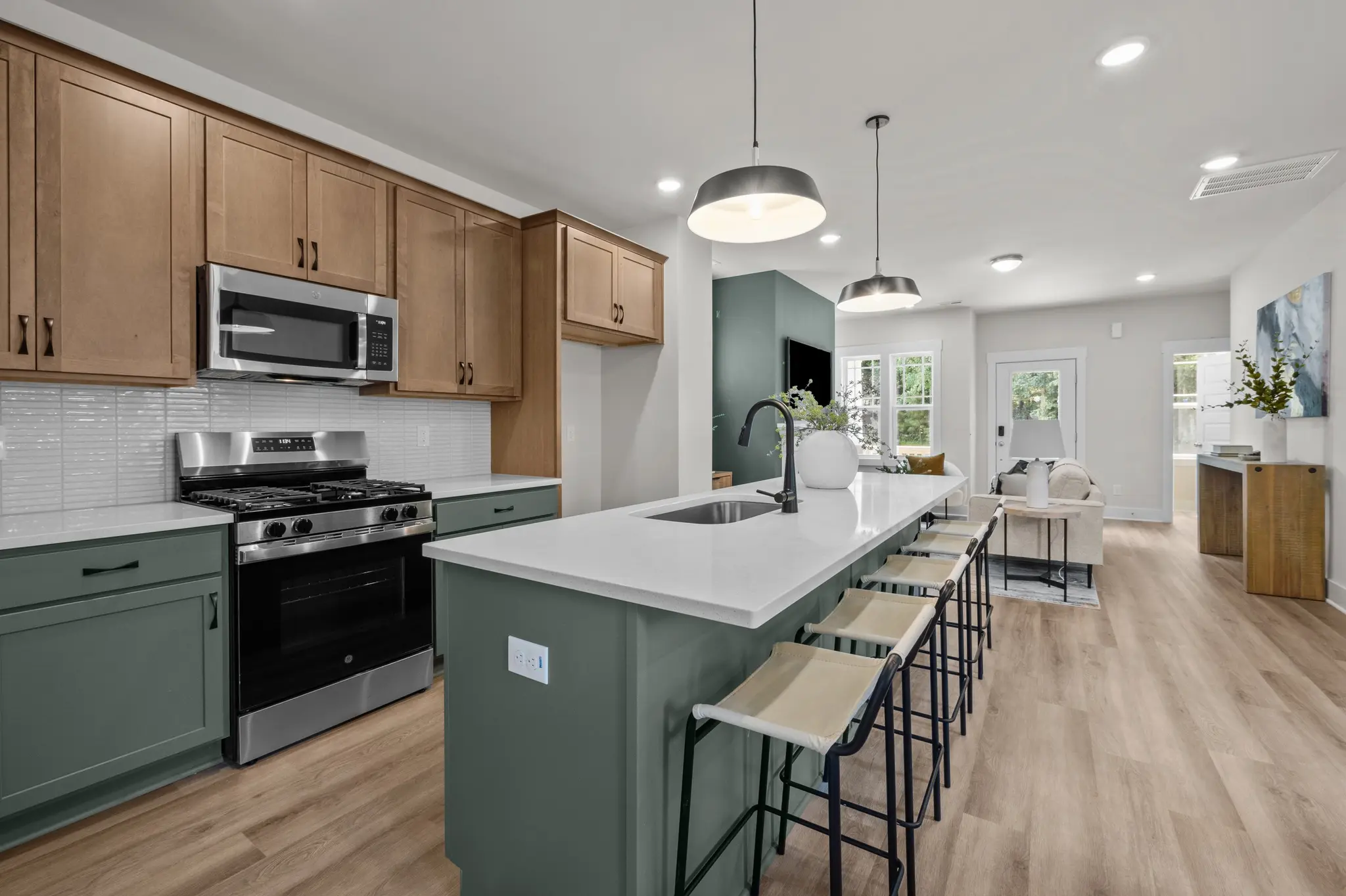 007_WG6-0102 Kitchen - Medium_sdnpIMqqLCQLJhdv - Thumbnail