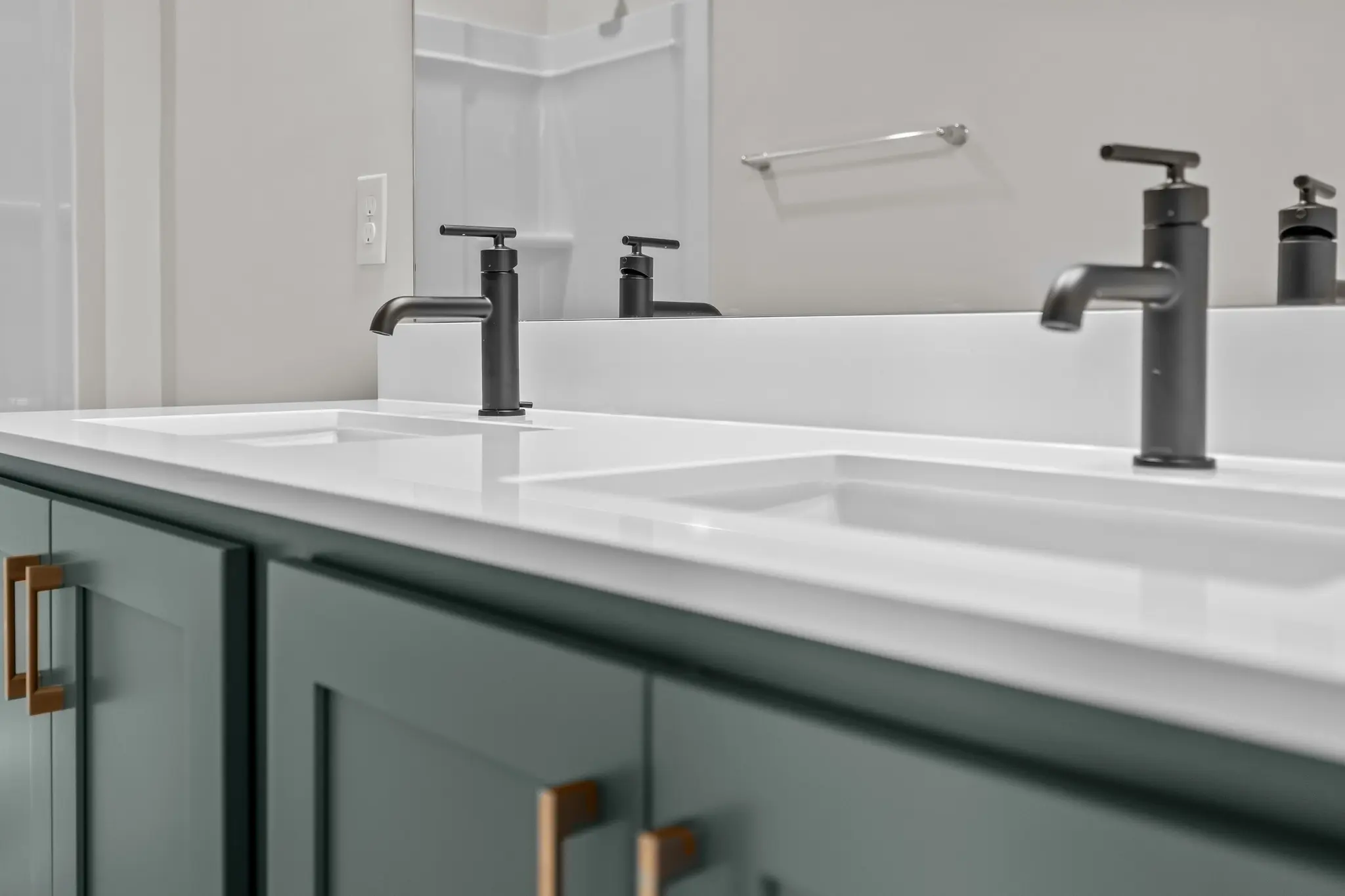 008_AP3-0318 Primary Bathroom - Detail - Medium_o2BqHXGHXAX0mB5o - Thumbnail