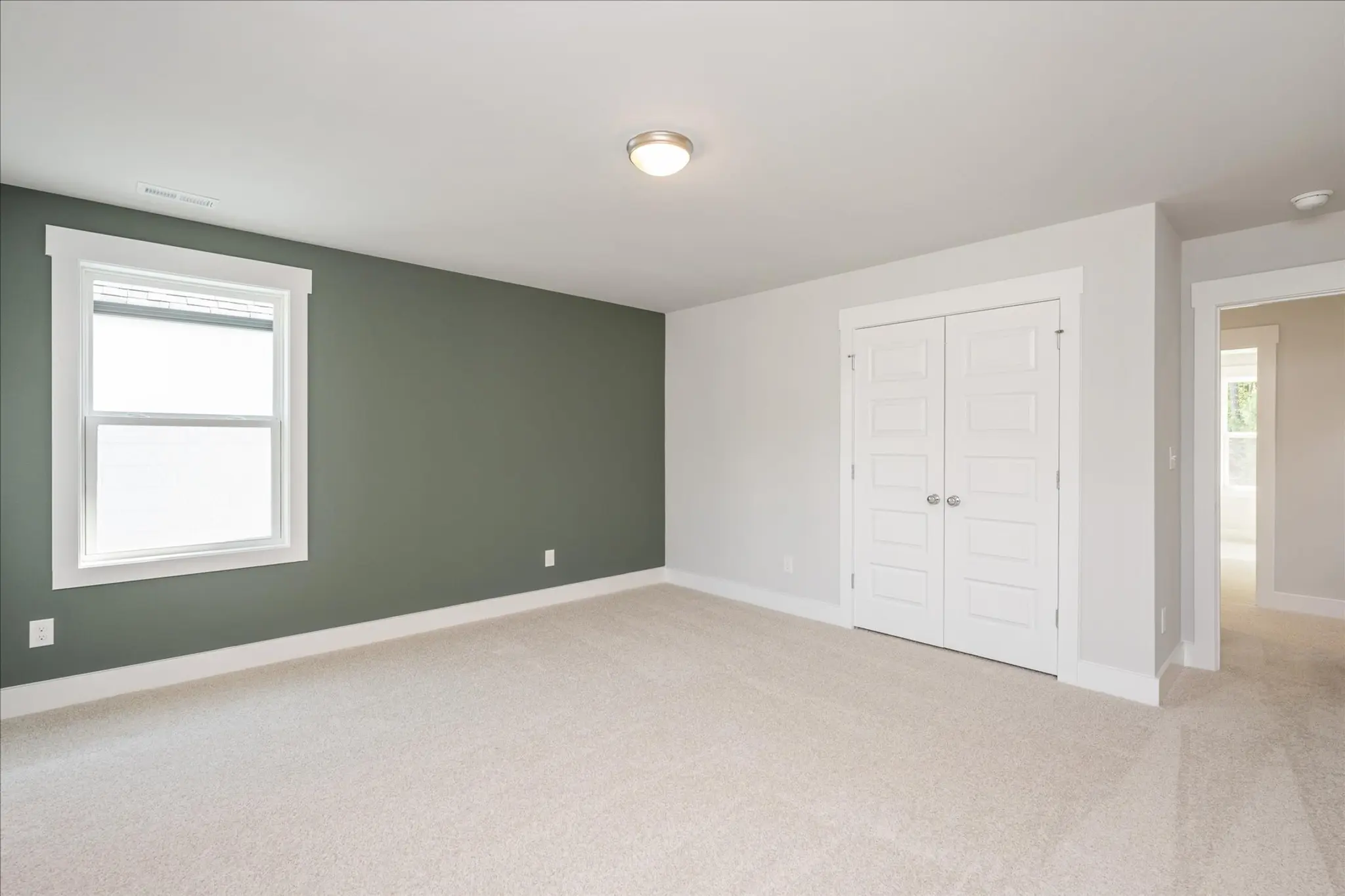 14-WG6-0115_Paper_A_PrimaryBedroom2_Sxshpj8Fi0vfNP5l - Thumbnail