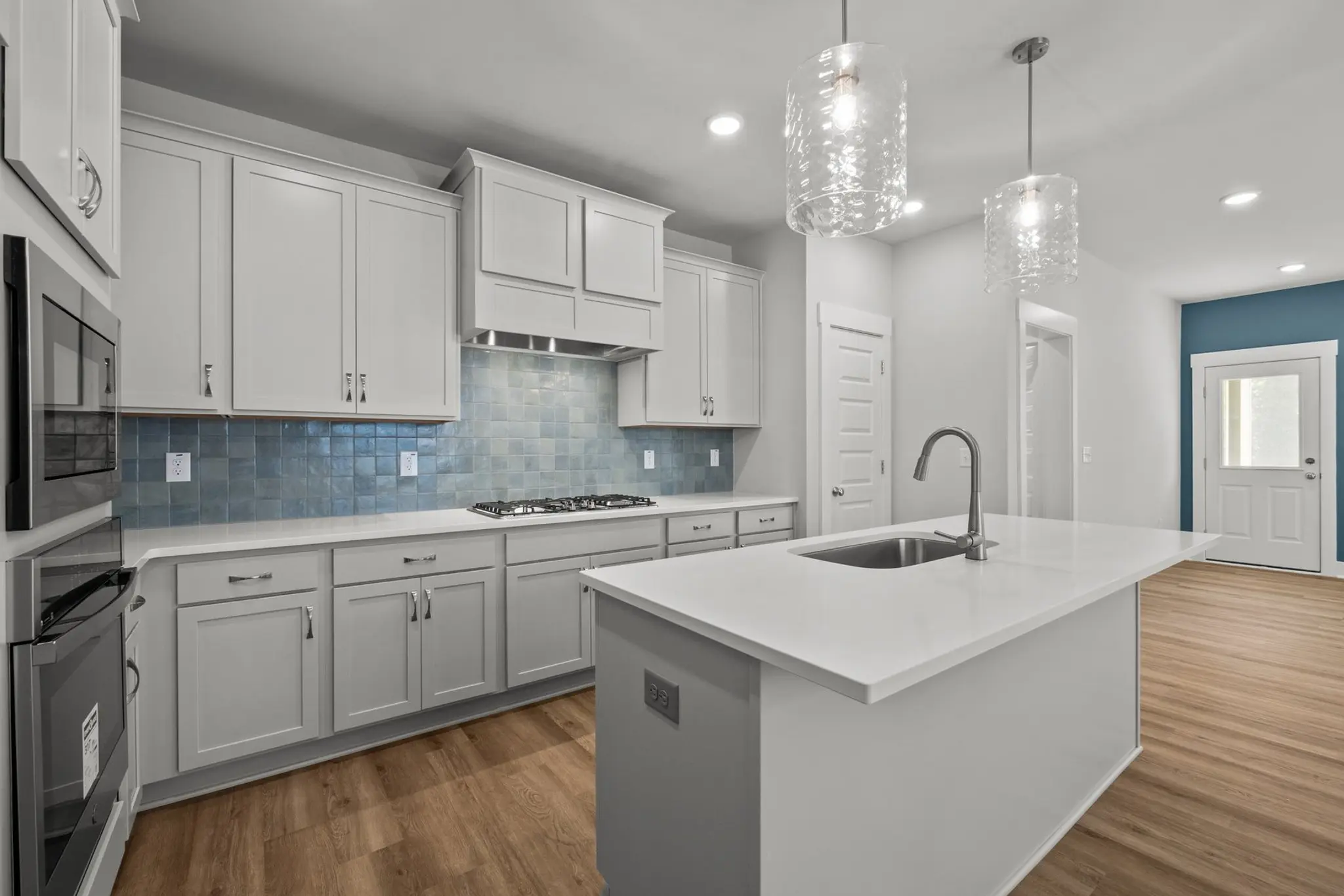 16-custom-P1069840_yW20nki5qnuE3Vgg - Thumbnail