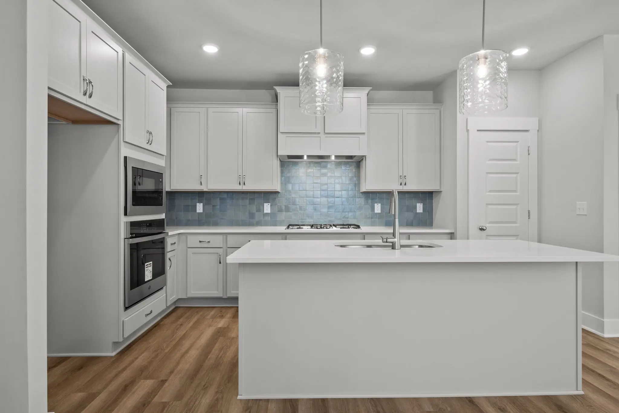 17-custom-P1069843_DQ8Mgu7TUxHKTcLq - Thumbnail