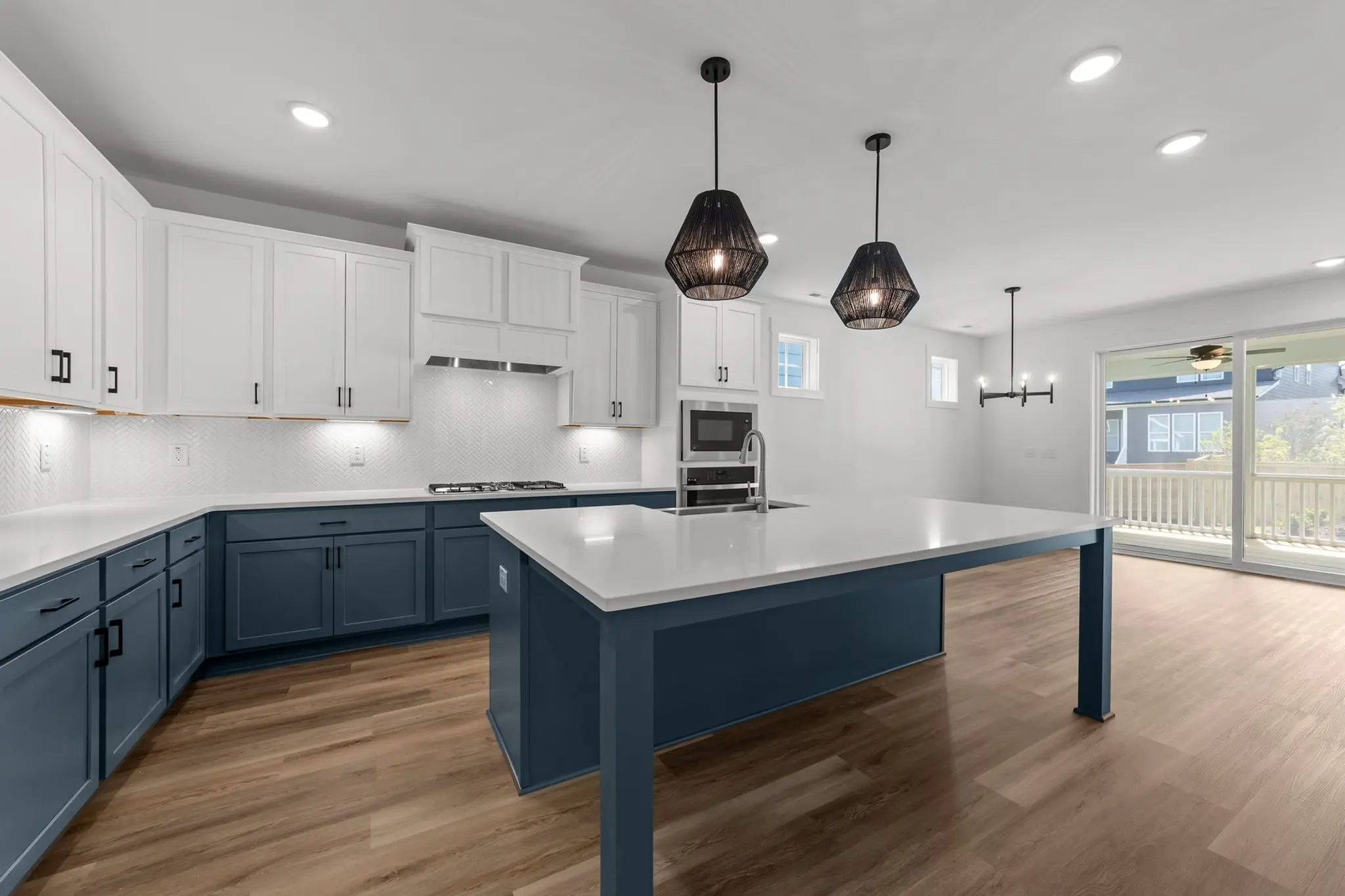 24-custom-VB4A3411_AiP8GHMOm9qDw8Hc - Thumbnail