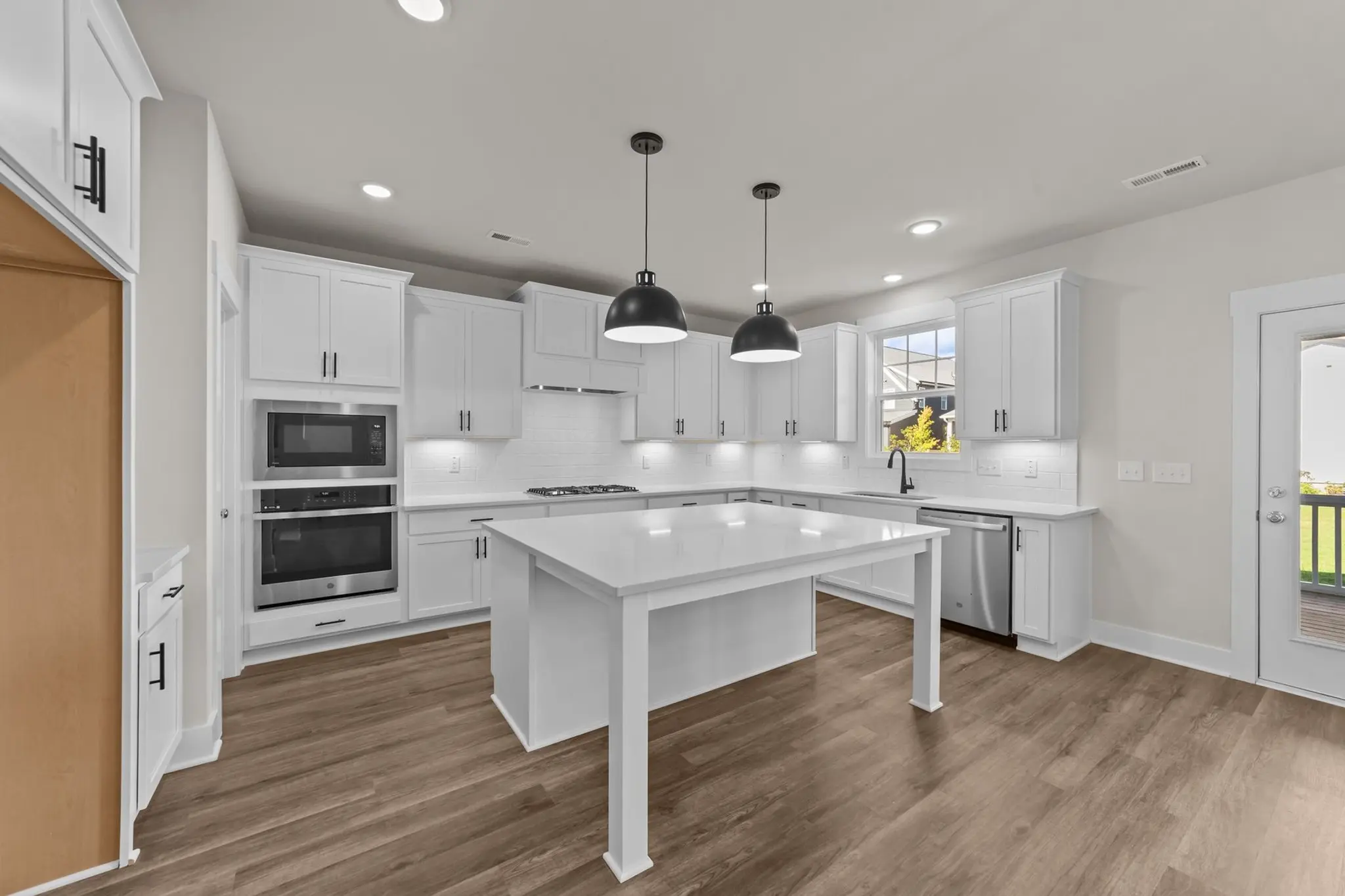 29-custom-VB4A7395_ZlrUWtaL2gVOLOIl - Thumbnail