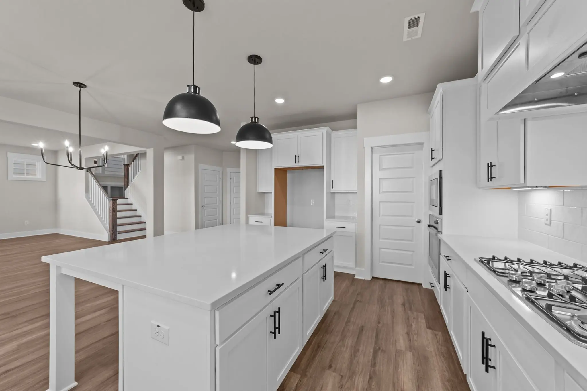 31-custom-VB4A7404_AUFMwUYSFBExLi8R - Thumbnail