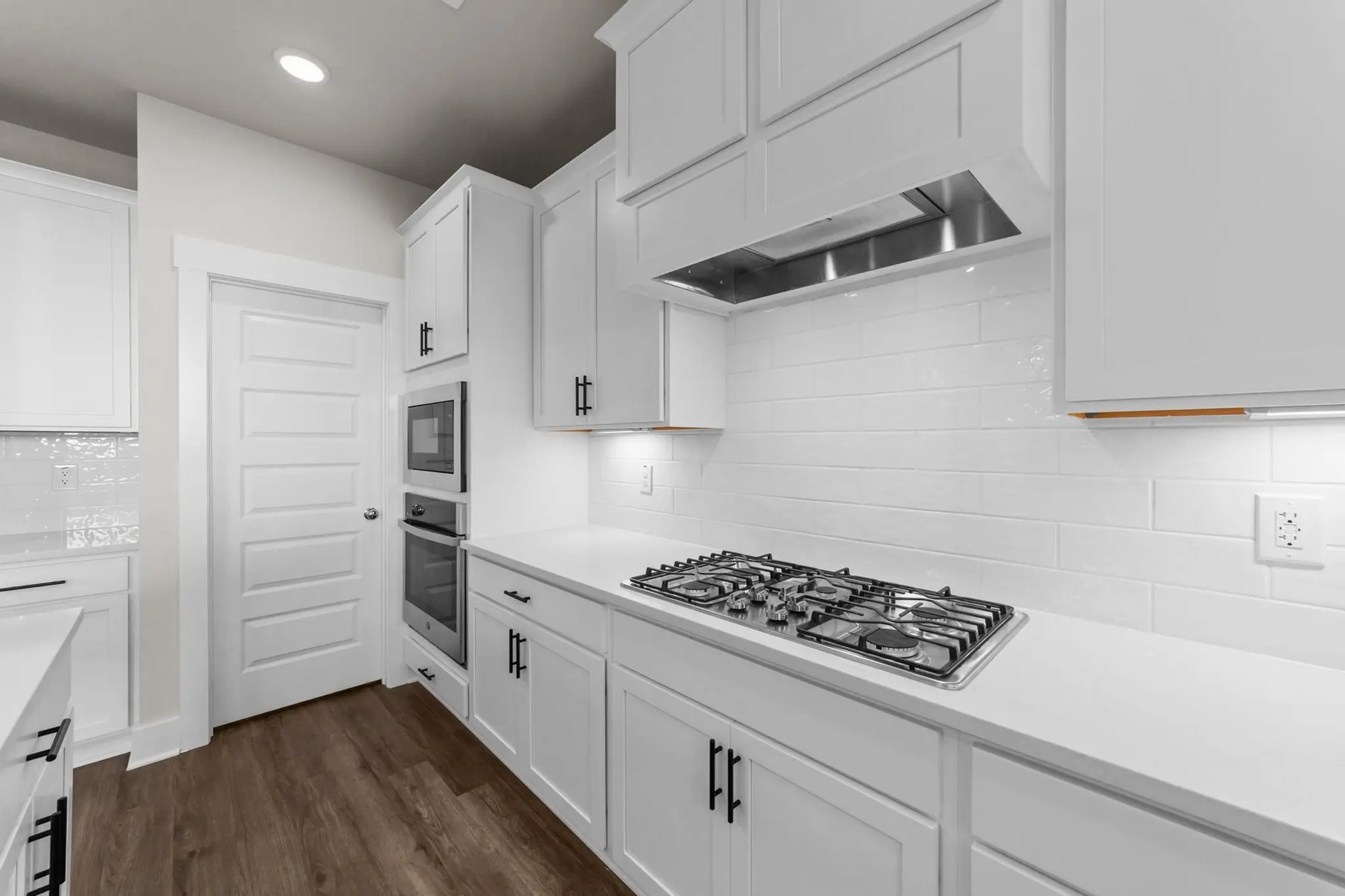 32-custom-VB4A7406_8fnUGQ0hXUBIC0Qw - Thumbnail