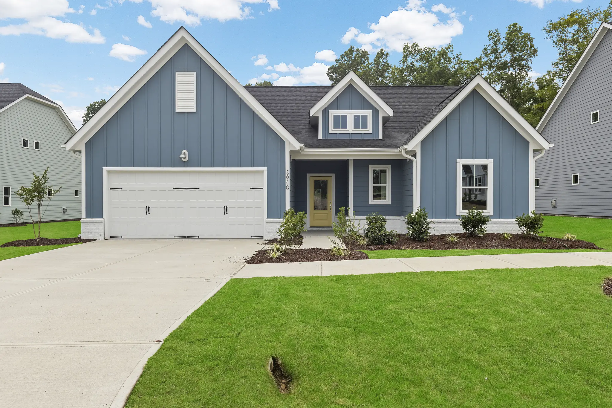 HAV-0028_BrightCopperKettles_B_ExteriorFront_dhxpnNyXHWGwS2b6 - Thumbnail