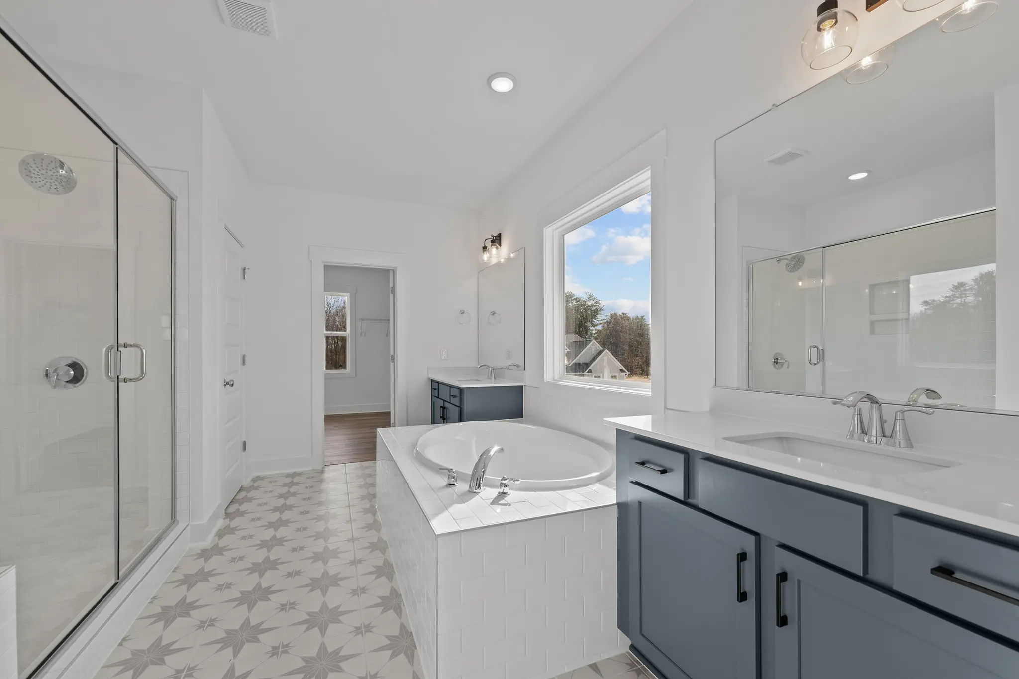 HON-0067 Primary Bathroom - Medium_5qd0lnTCnCXgKX3p - Thumbnail
