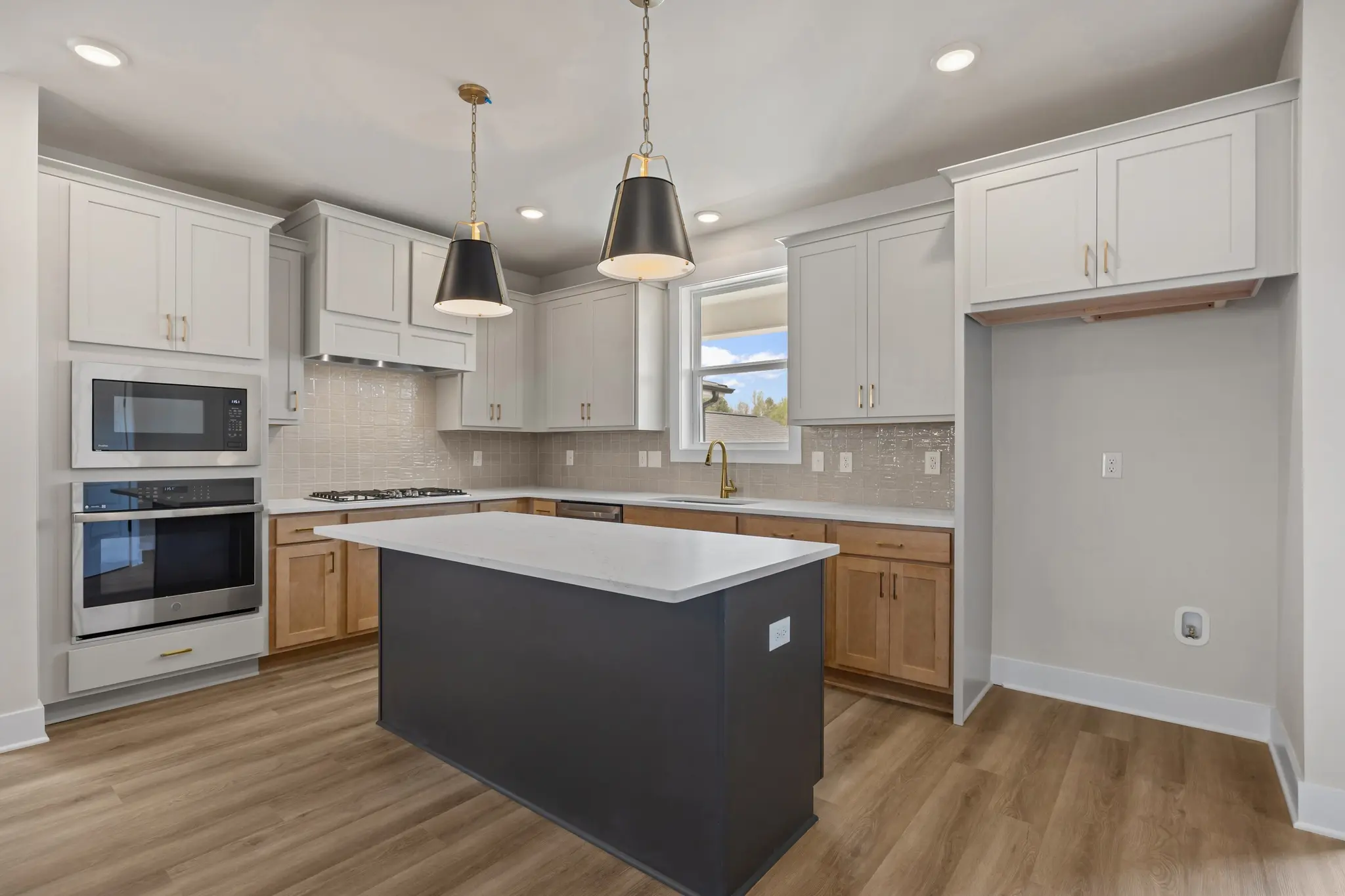 WFP-2842 Kitchen_2 - Medium_XubfSlVVHpzcF8Ab - Thumbnail