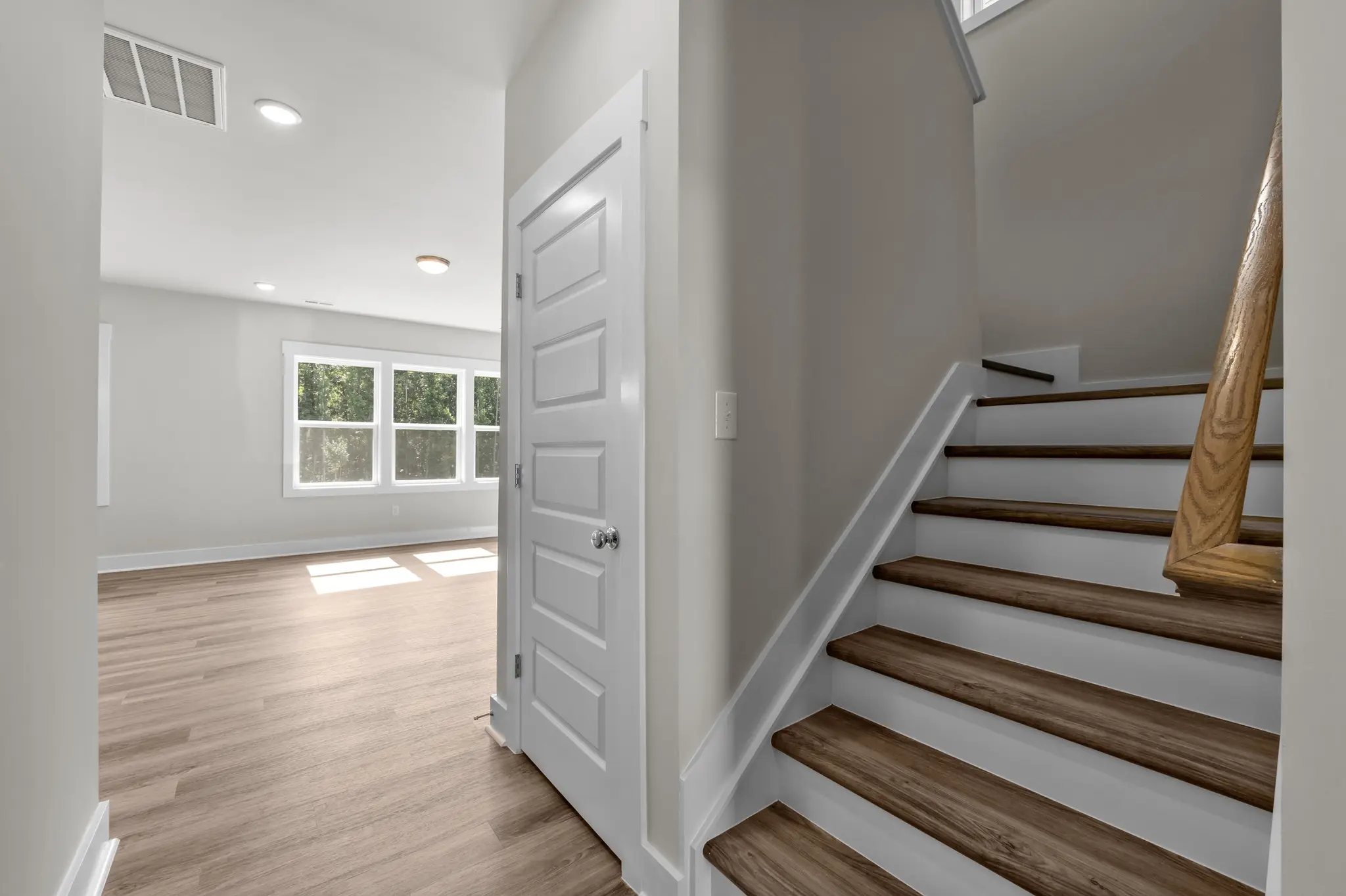 Happy - Interior Photo 9