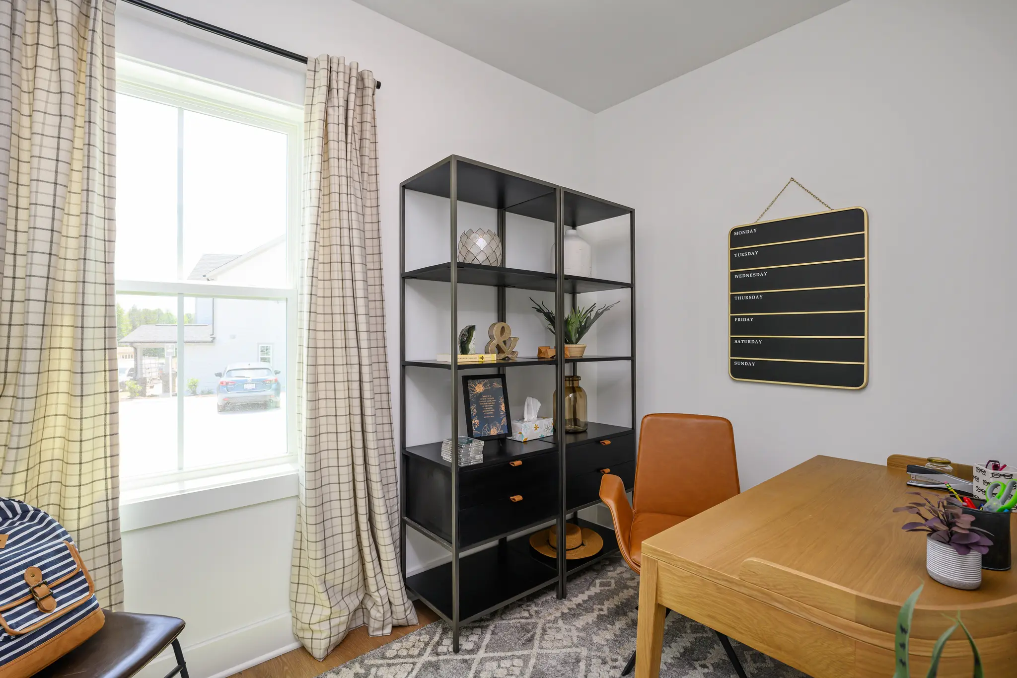 Lucky - Interior Photo 12