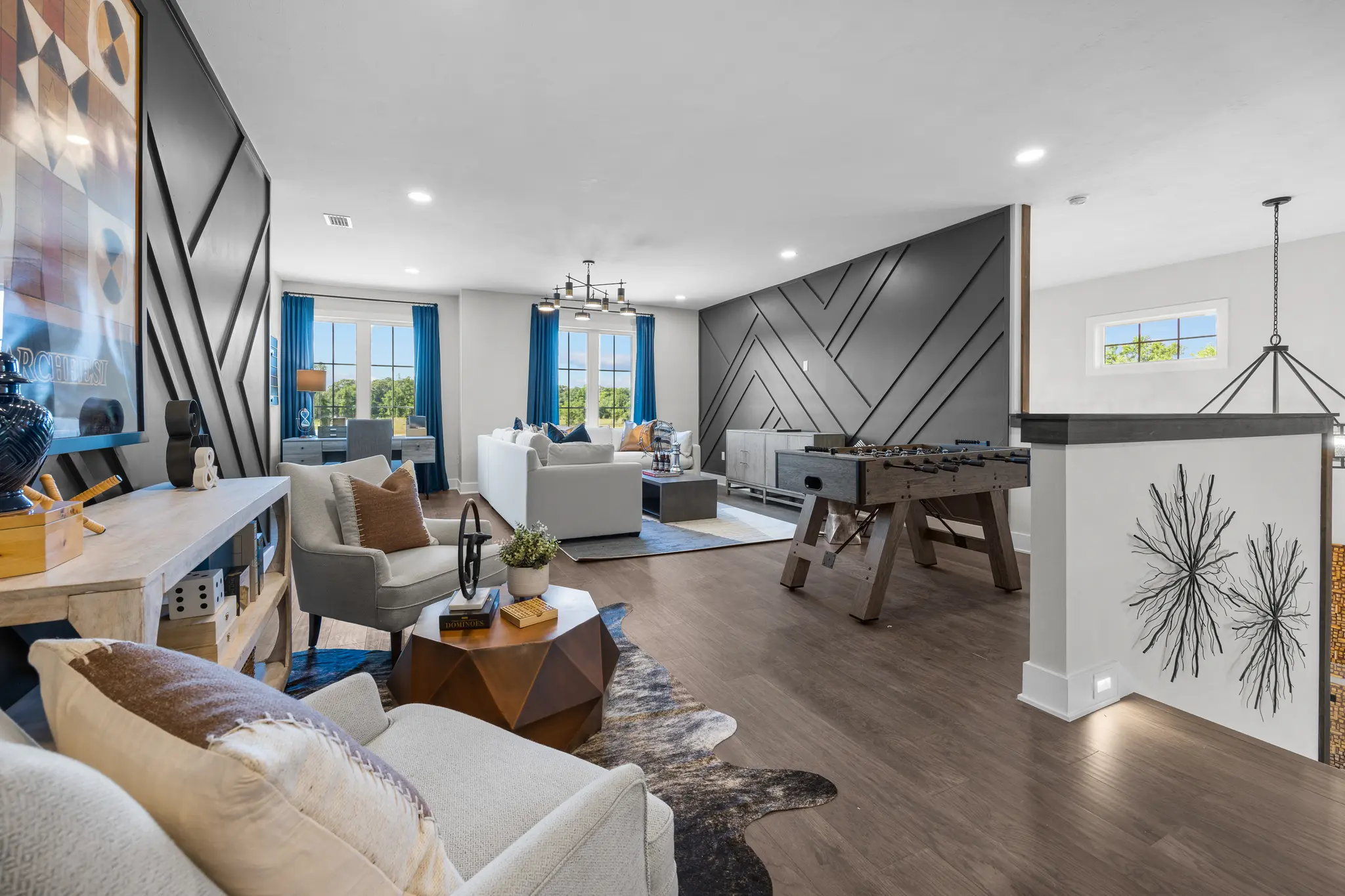 Thumbnail: laureate parade-37_lRFUtpk98GLcADhh