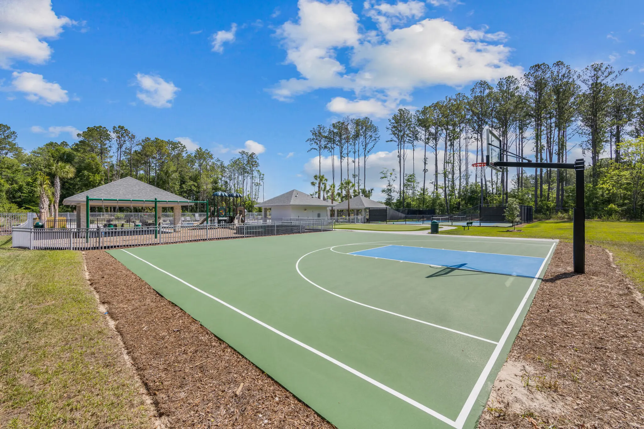 Thumbnail: laureate parade-56-medium_8124vLOZq3m2wlWj