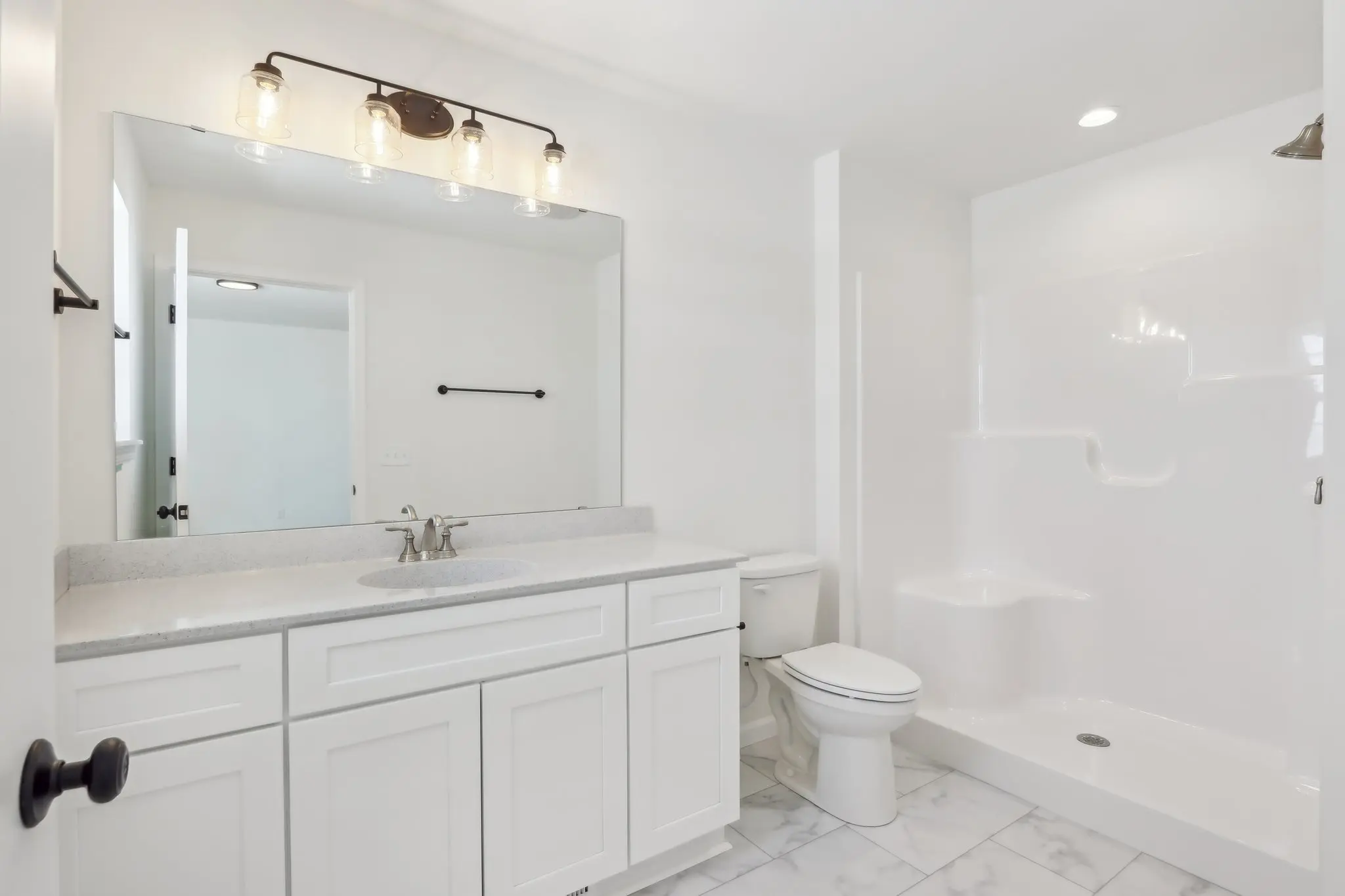 Suite 2 en suite bathroom
