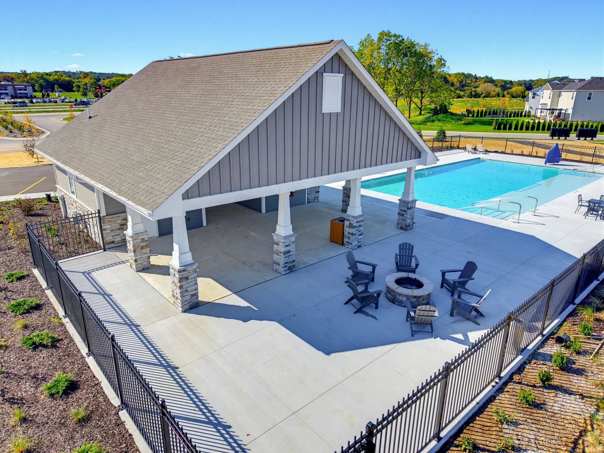 Pool & Pool House