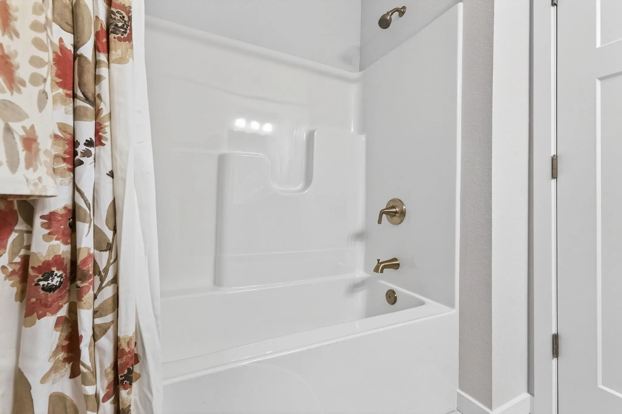 Hall Bathroom 