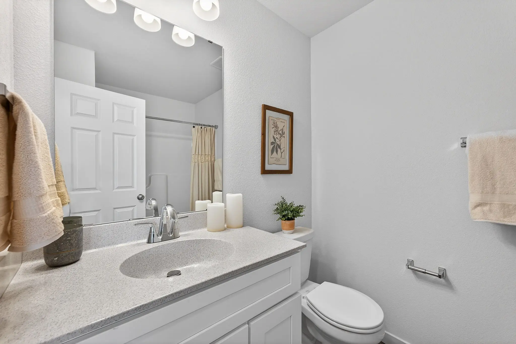 Hall bath 