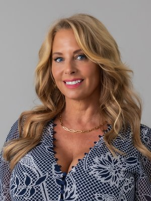 Portrait of Kristie Hurt