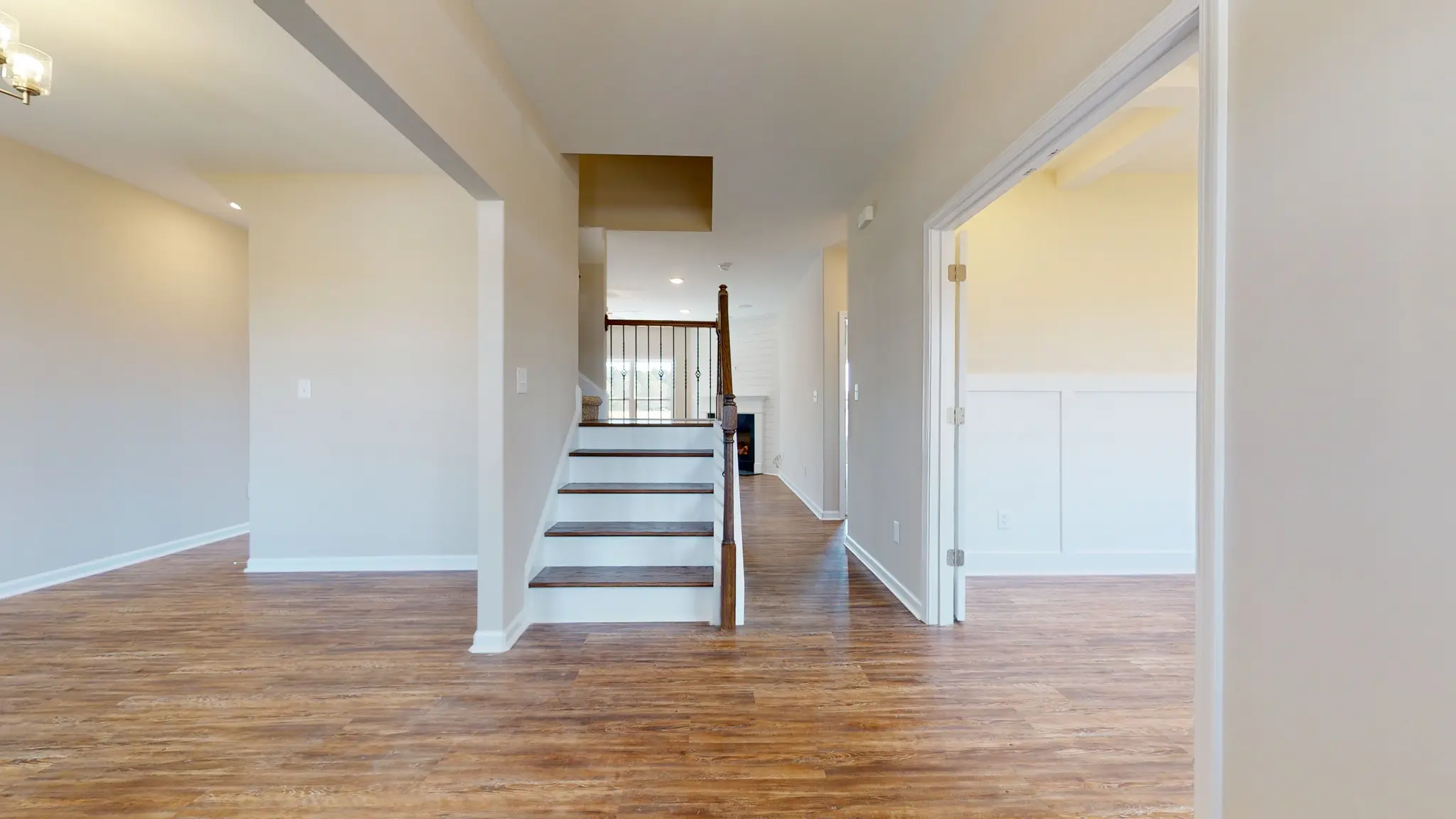 Clayton - Interior Photo 9