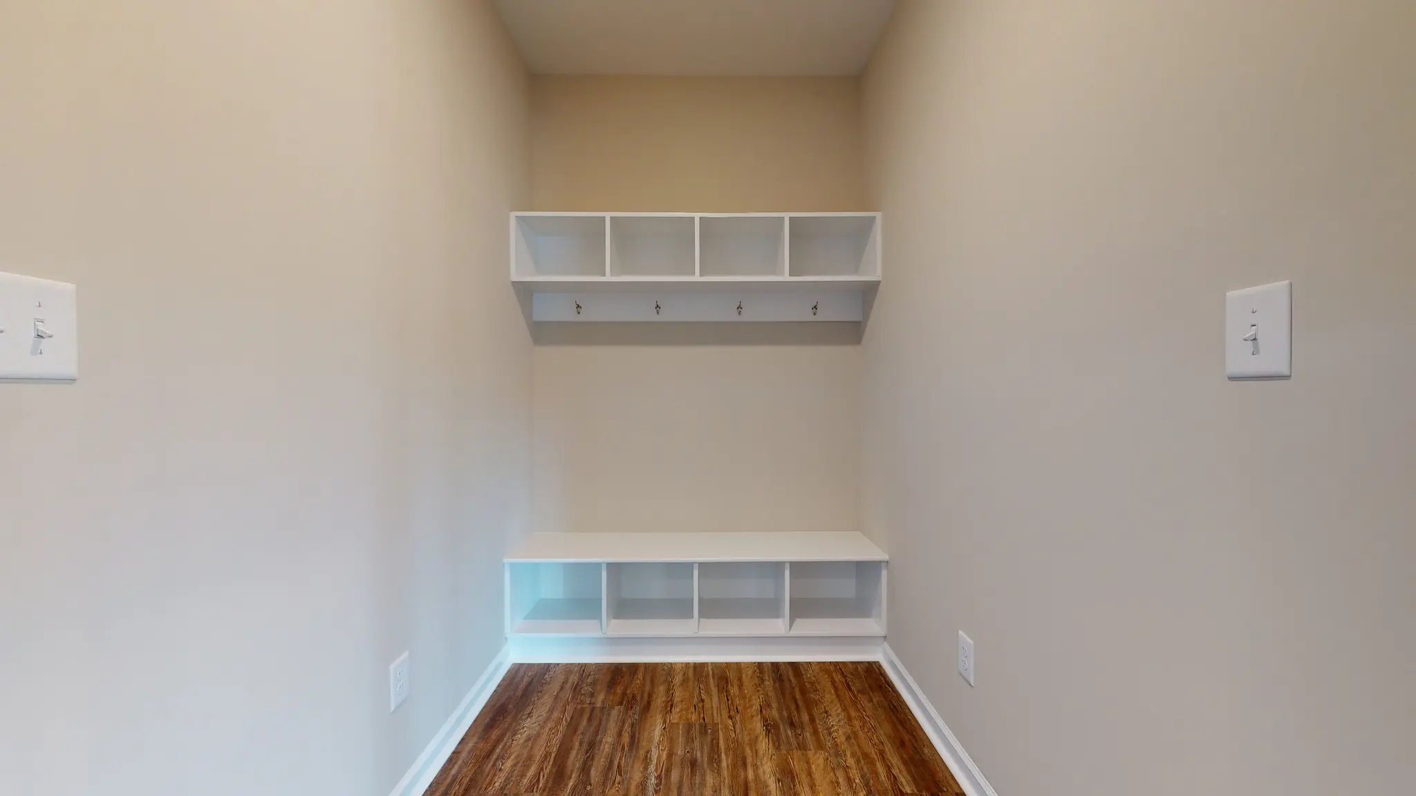 Clayton - Interior Photo 21