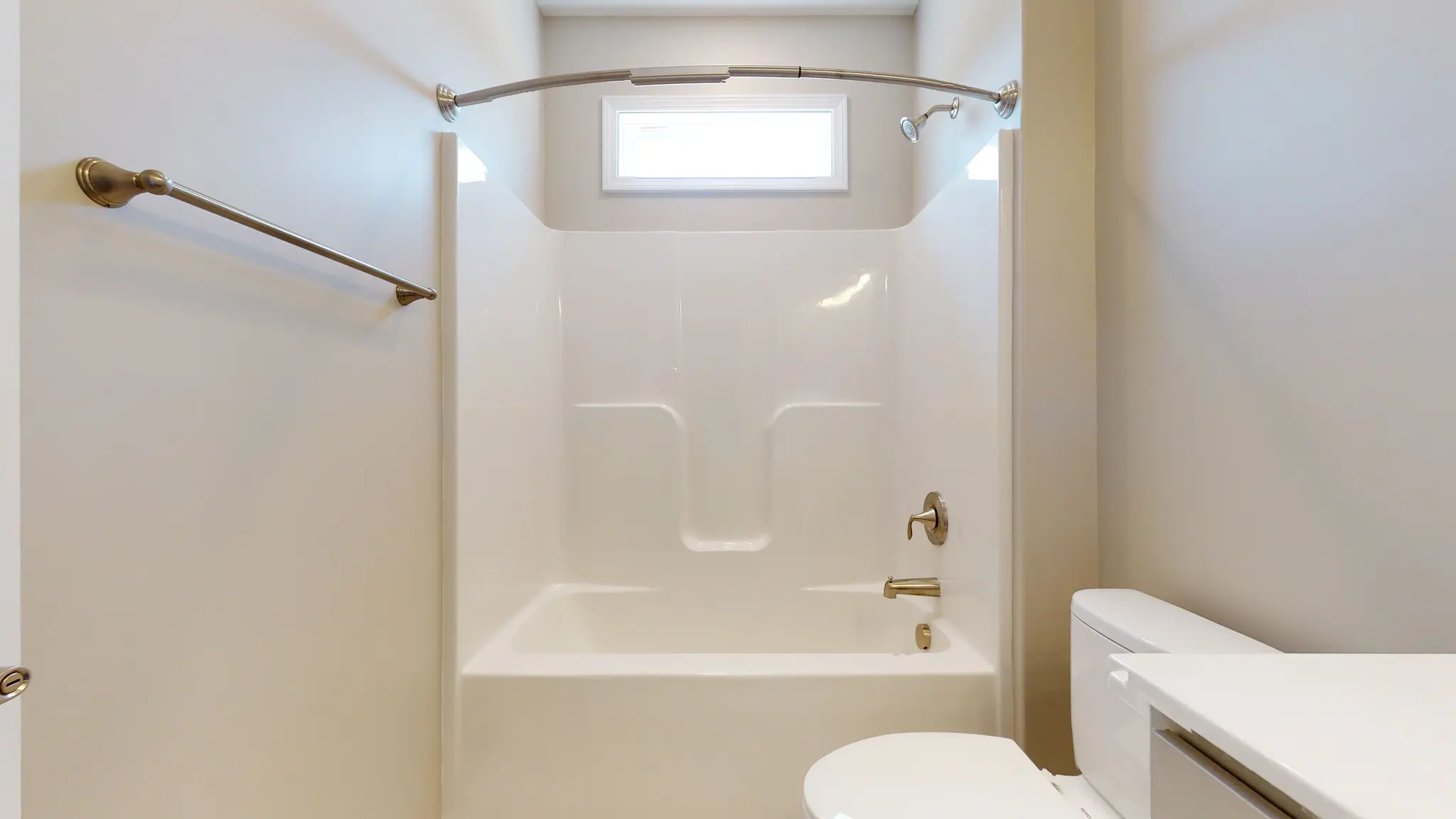 Clayton - Interior Photo 25