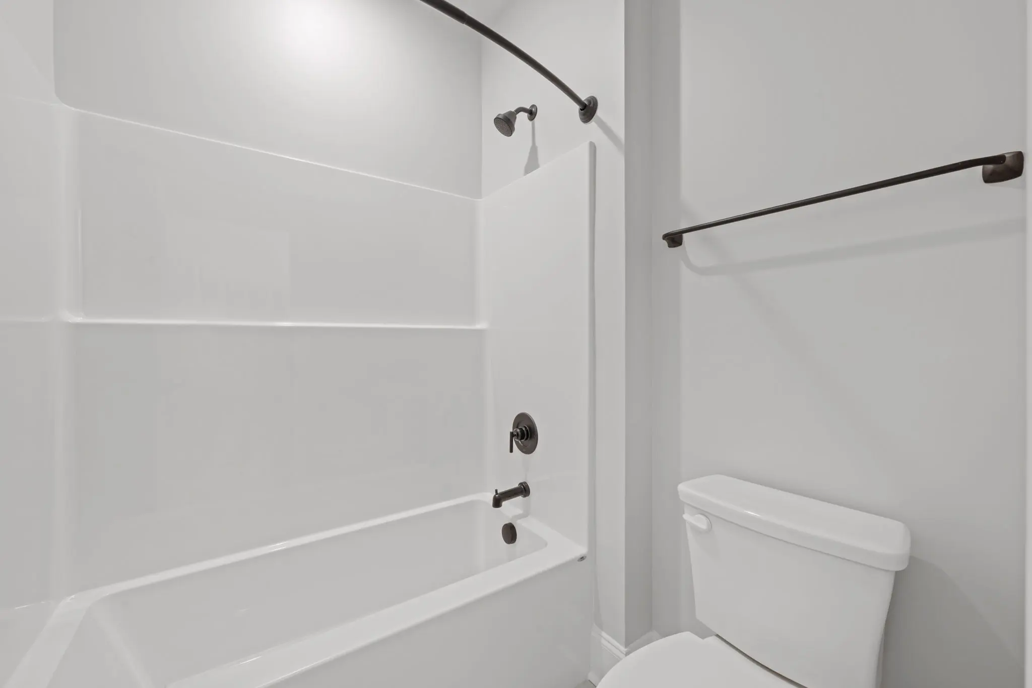 Arlington AP 2207 - Interior Photo 9
