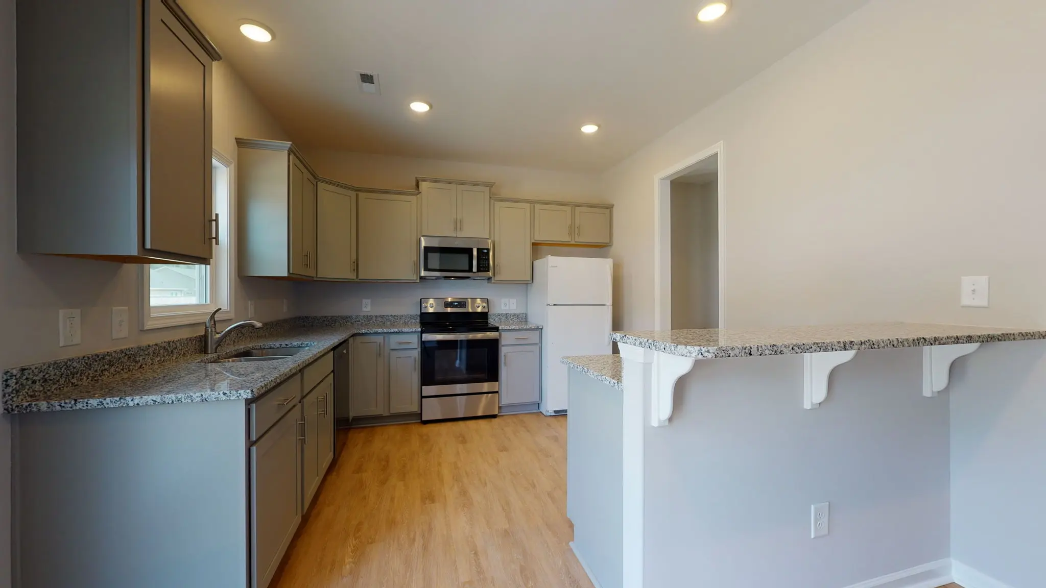 Tyler - Interior Photo 16