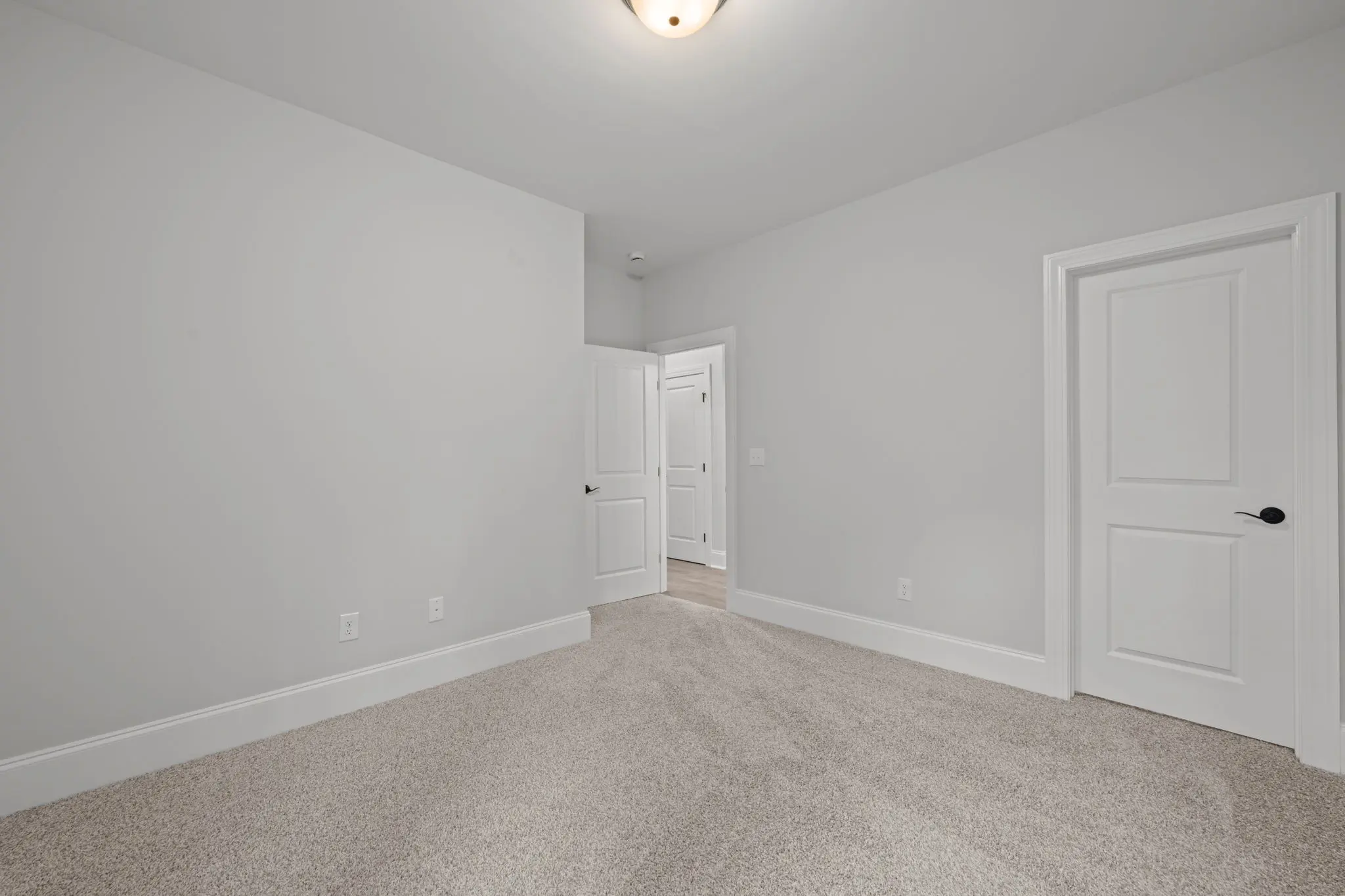 Arlington AP 2207 - Interior Photo 11