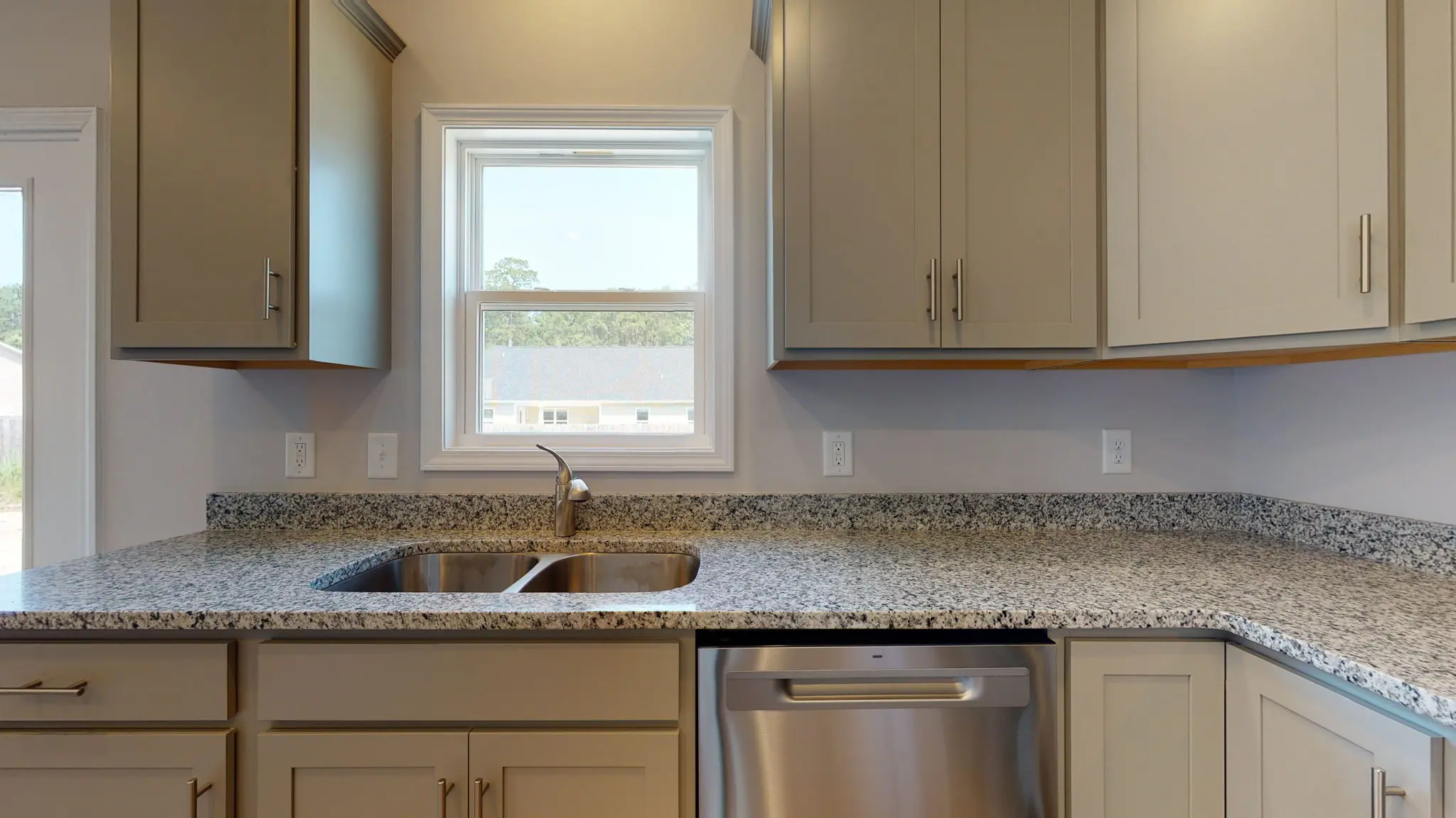 Tyler - Interior Photo 18
