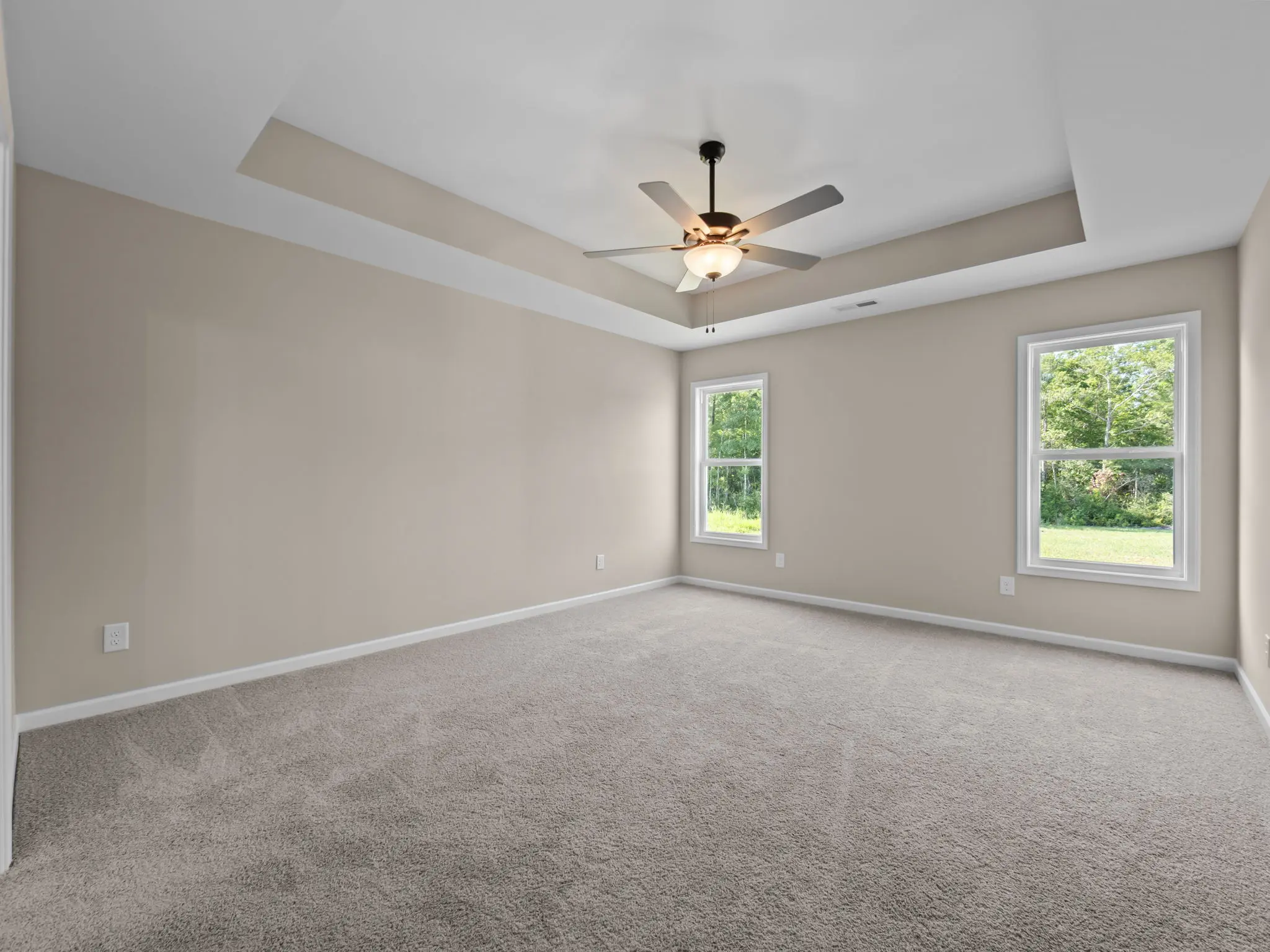 Mason - Interior Photo 10