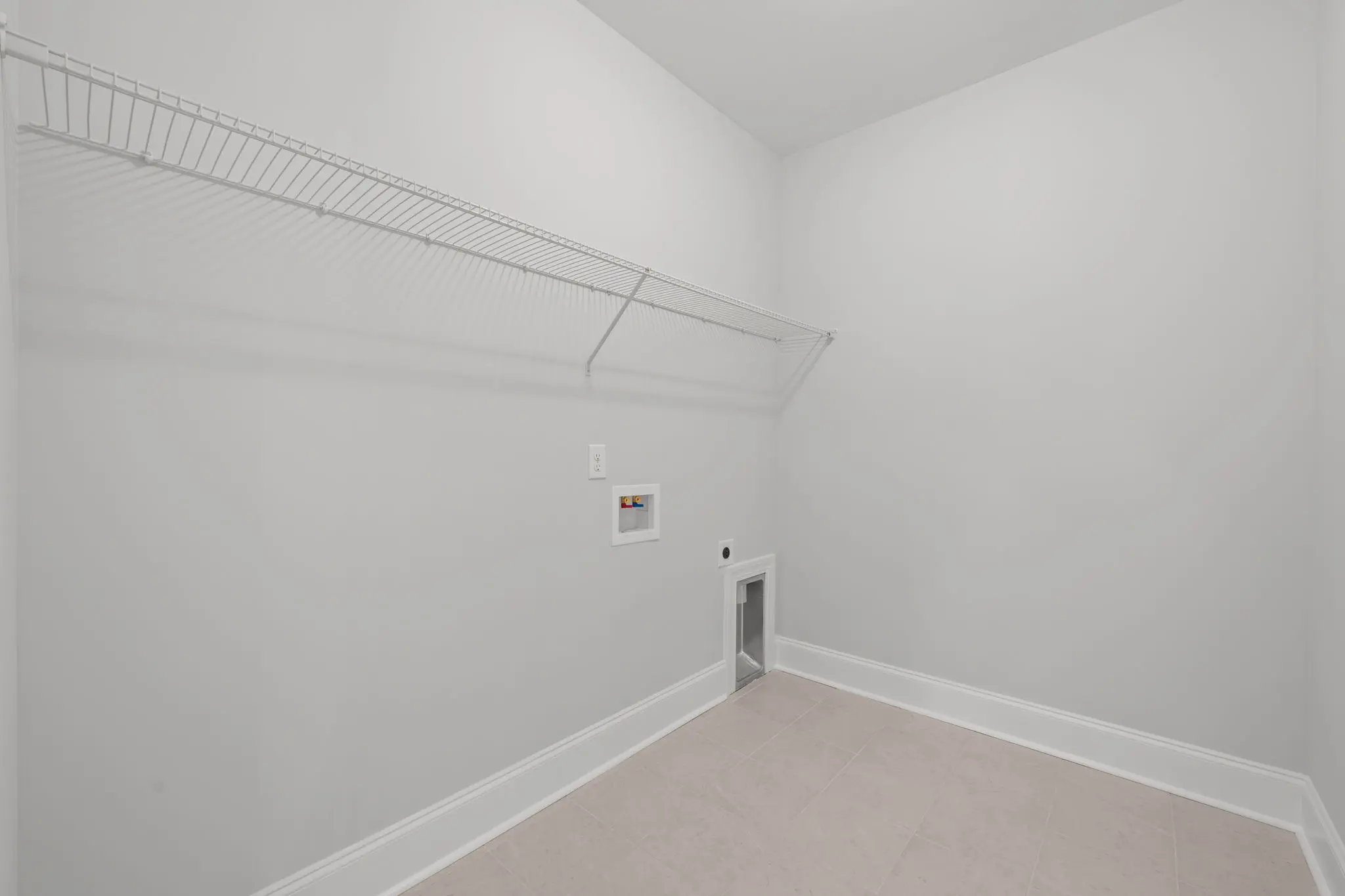 Arlington AP 2207 - Interior Photo 16