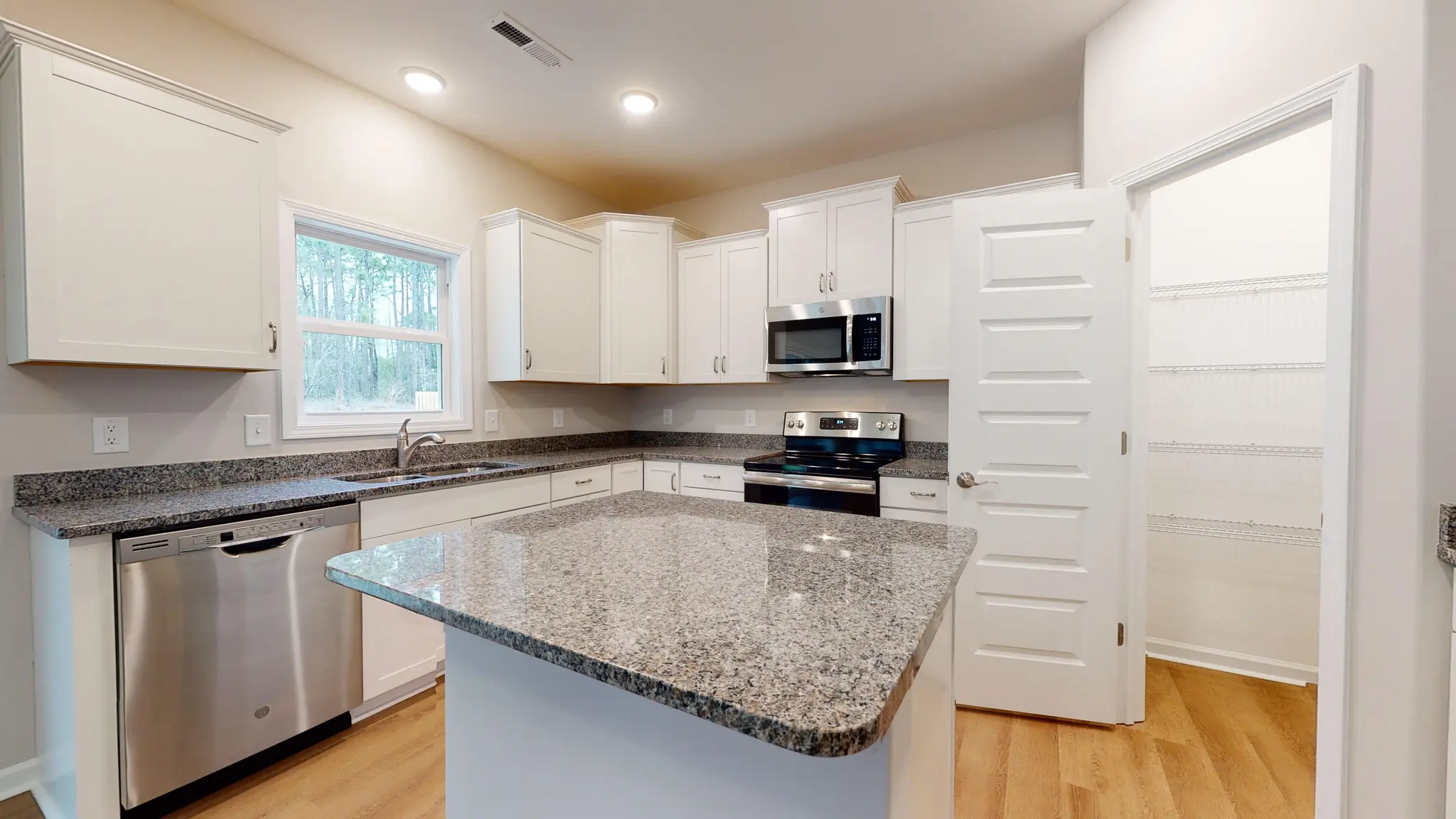 Thornwood - Interior Photo 14