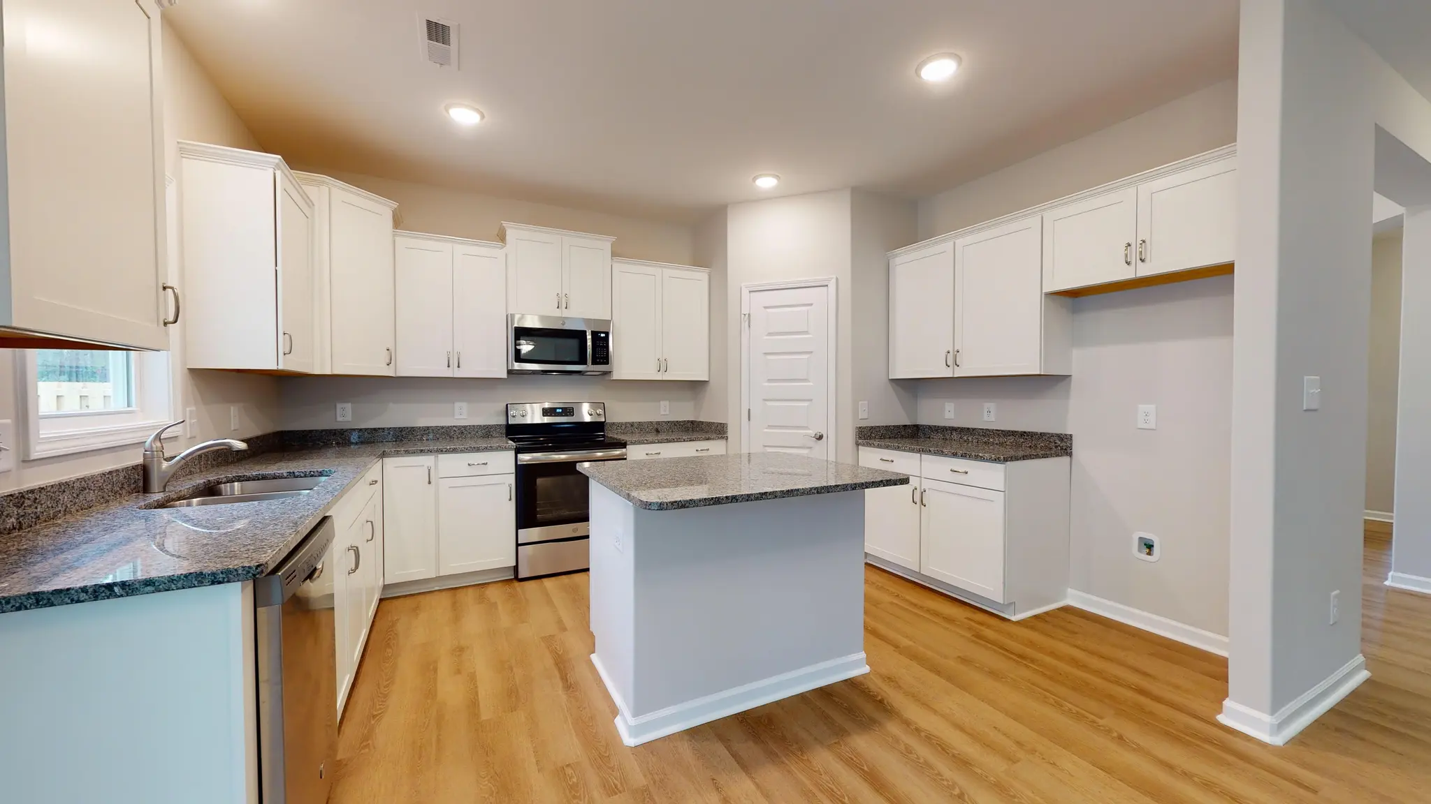 Thornwood - Interior Photo 15
