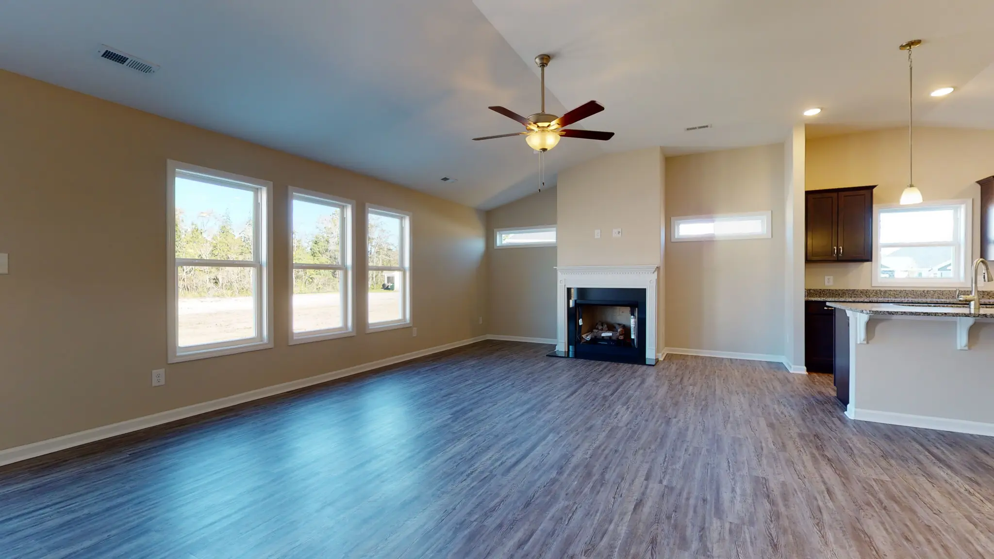 Corbin - Interior Photo 33