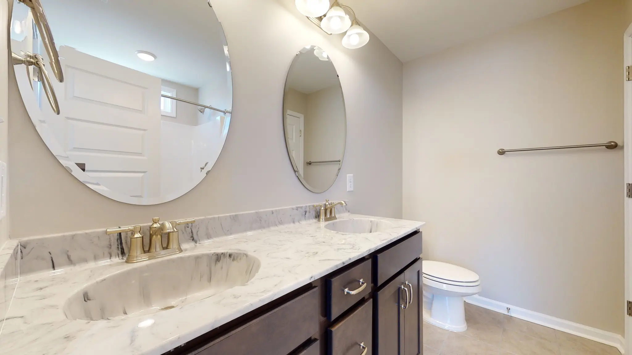 Corbin - Interior Photo 24