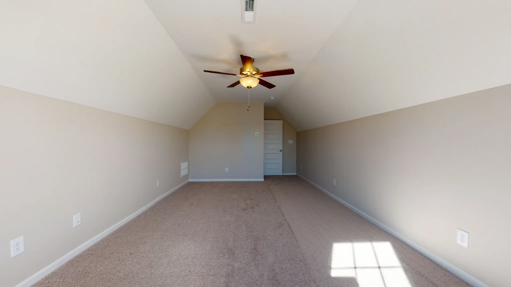 Corbin - Interior Photo 17