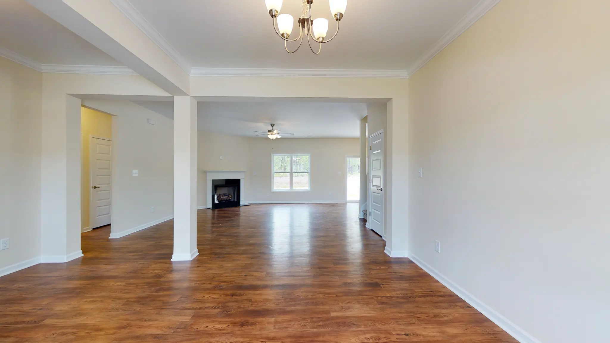 Fairfax - Interior Photo 11