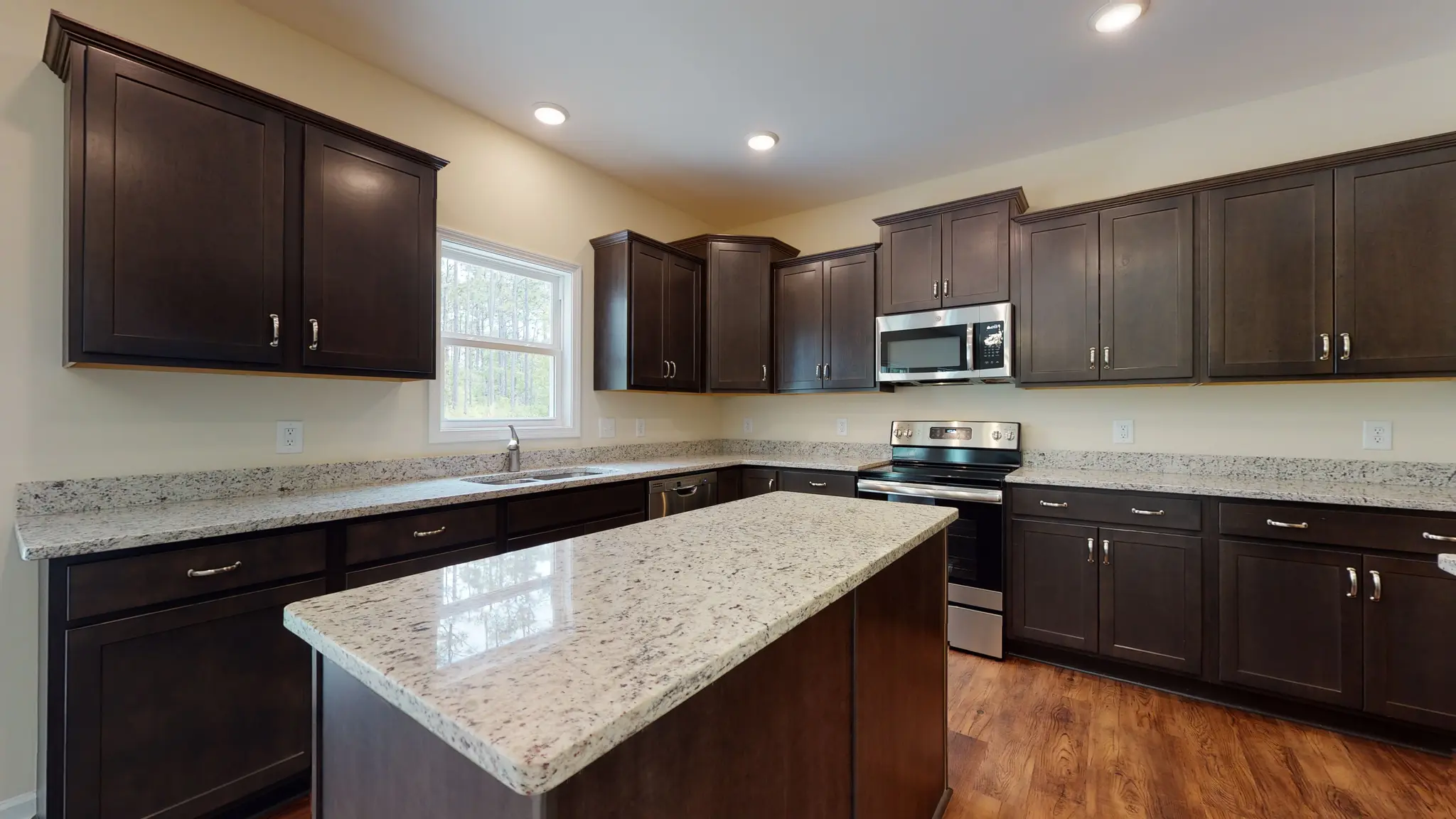 Fairfax - Interior Photo 16