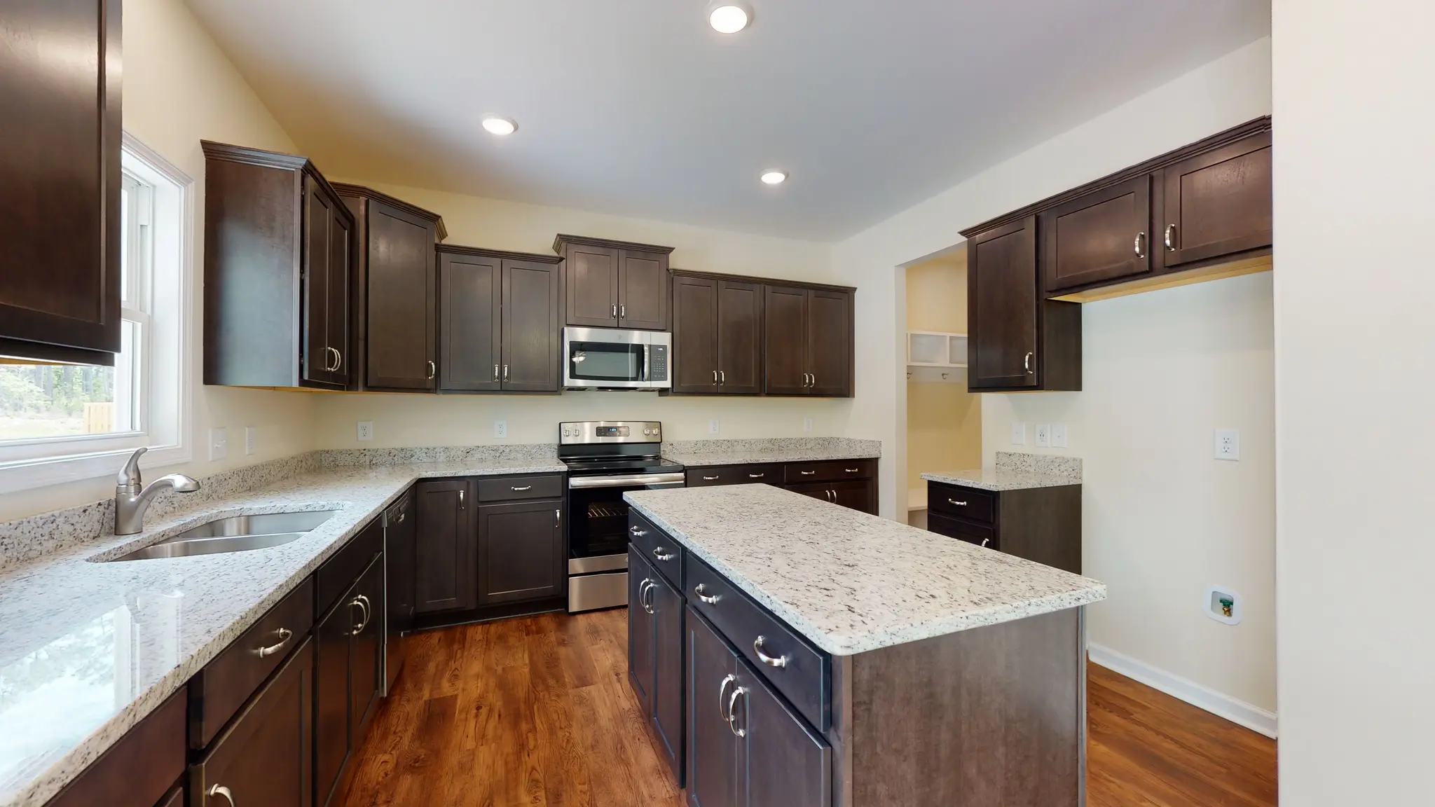 Fairfax - Interior Photo 17