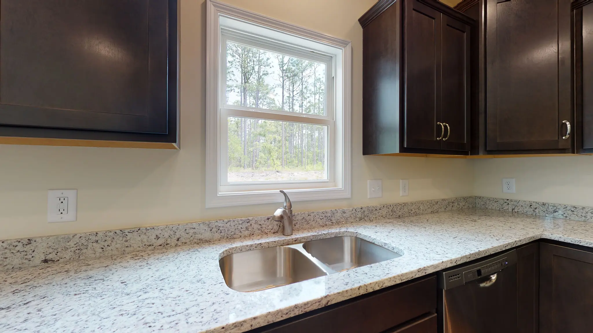 Fairfax - Interior Photo 18