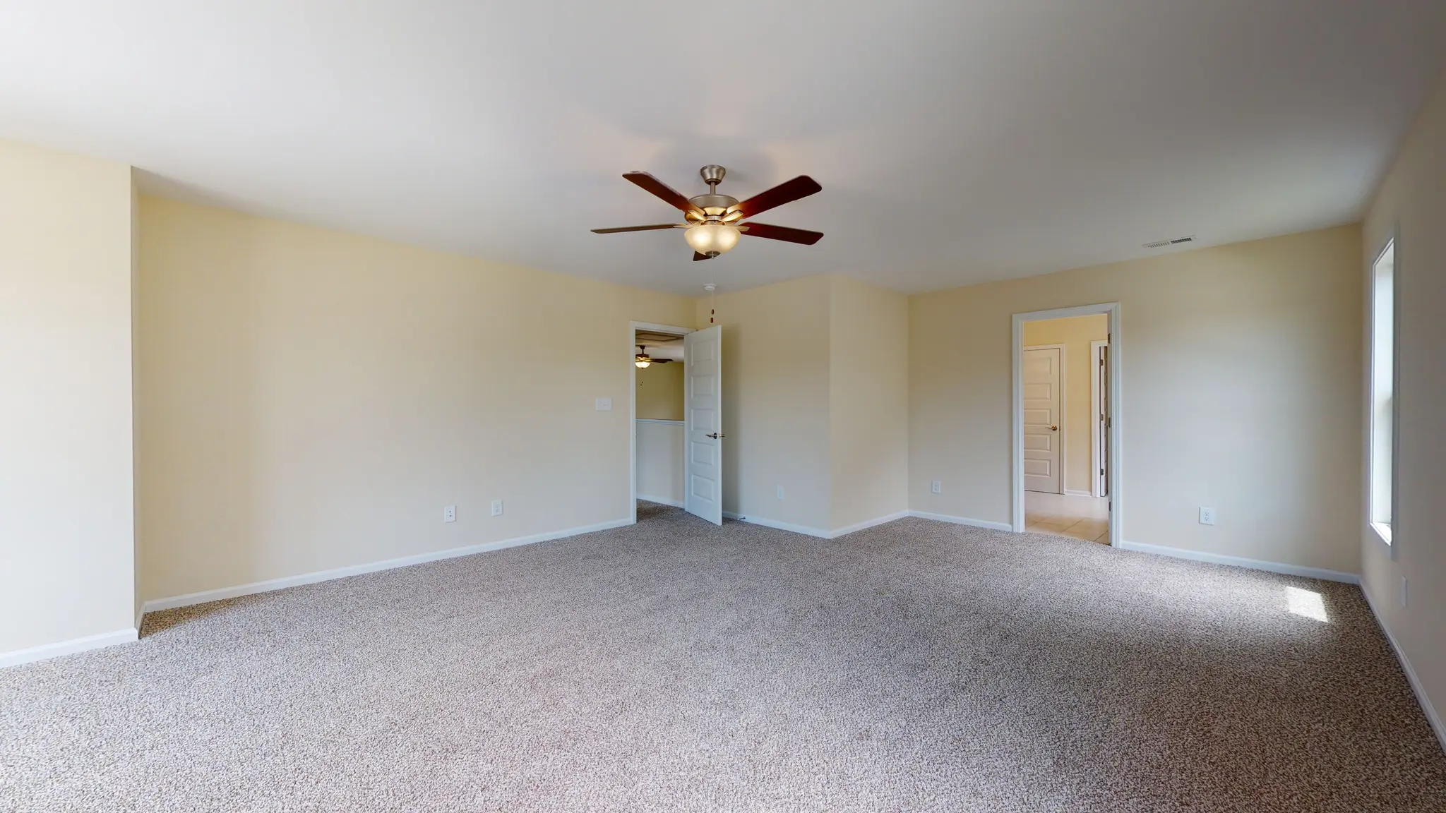 Fairfax - Interior Photo 29